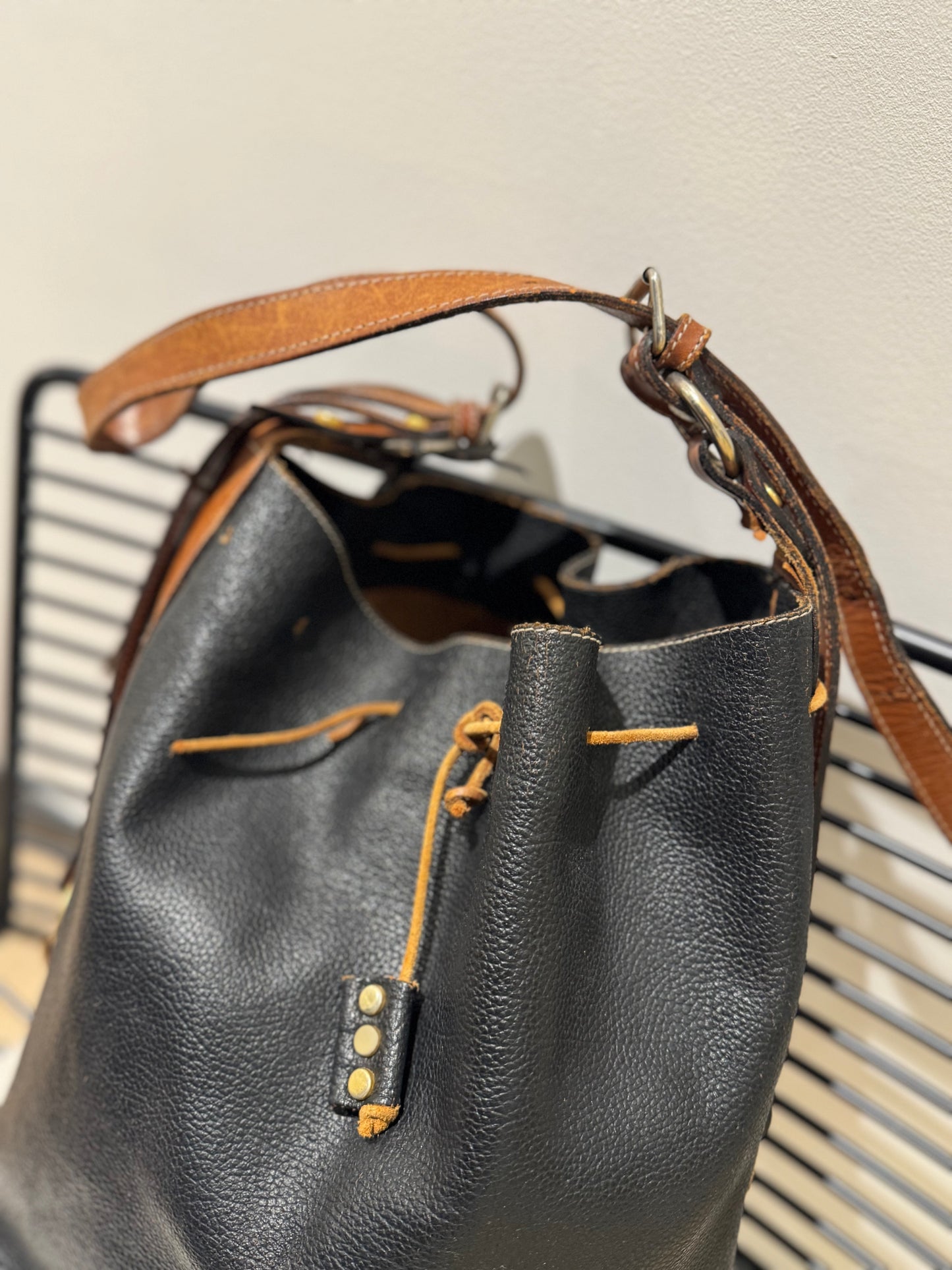 Sac seau en cuir vintage