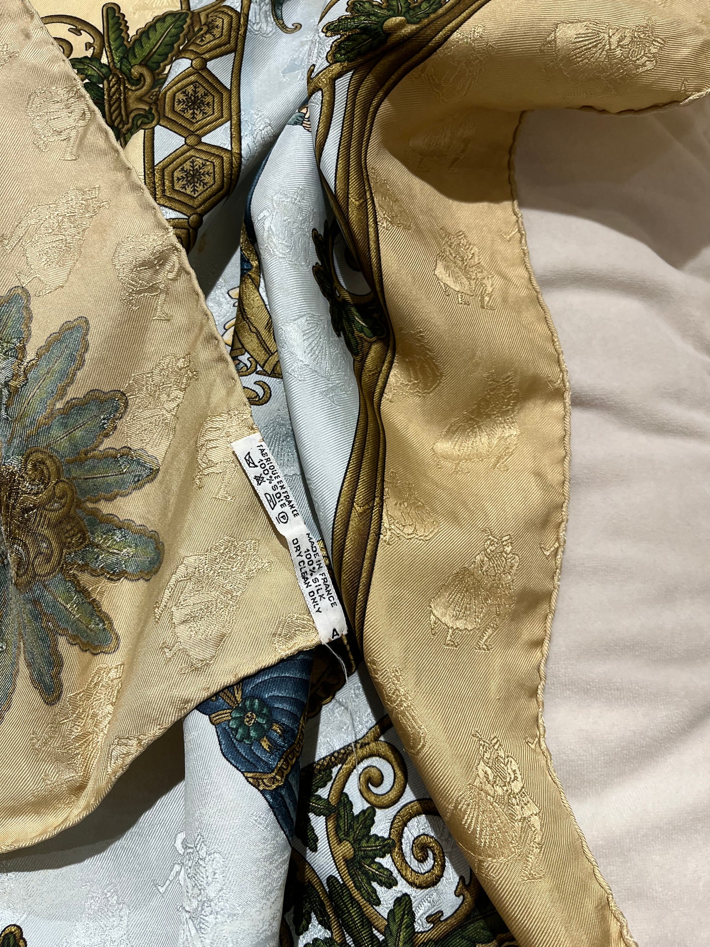 Grand carré de soie « Hermès » vintage