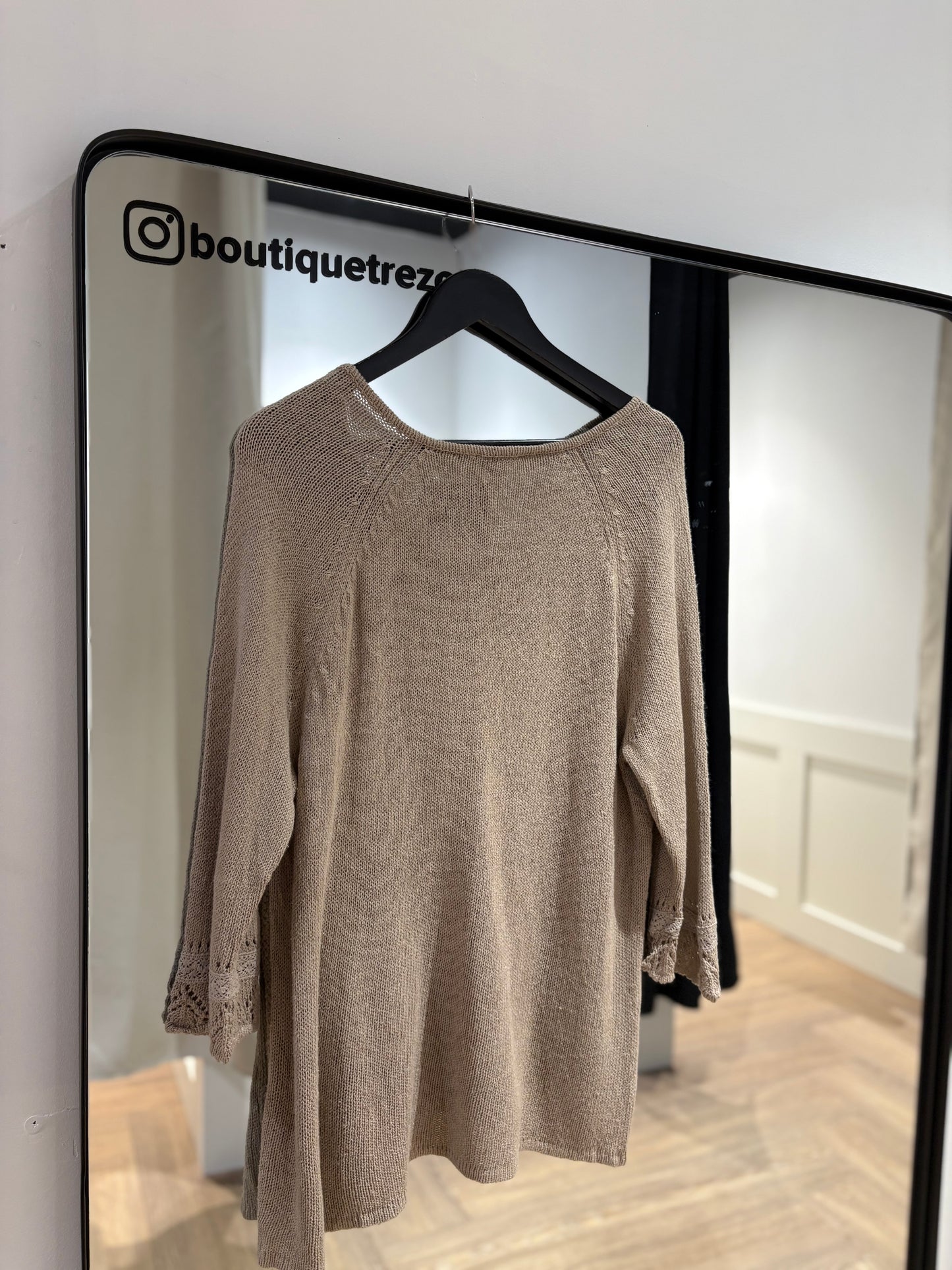 Pull en maille et broderies XXL
