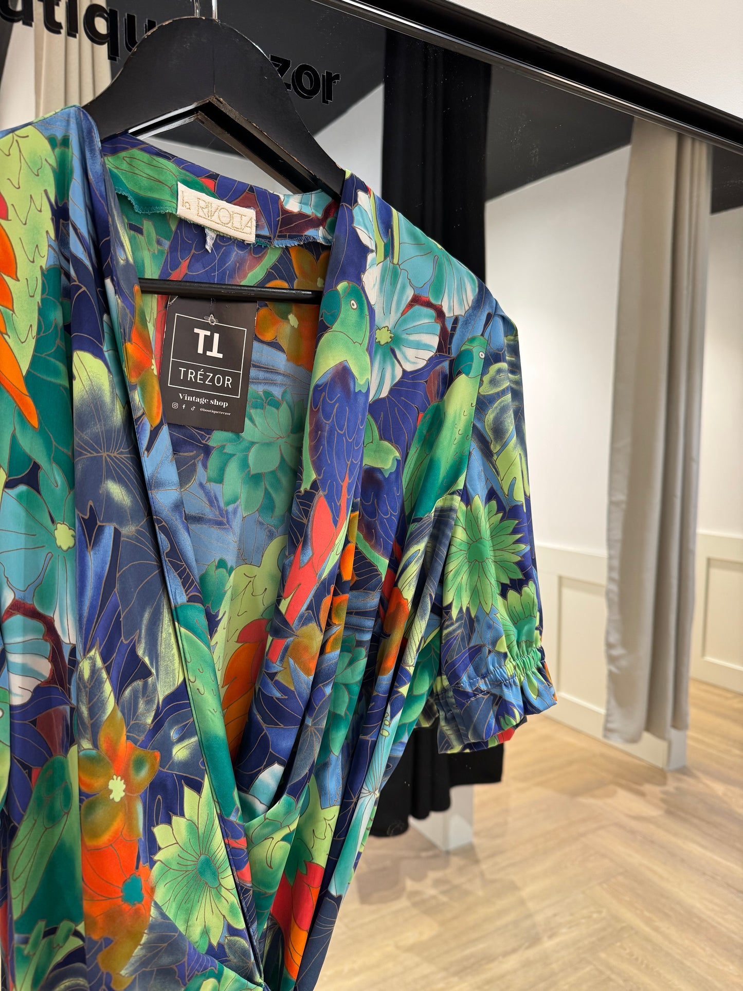 Robe vintage à motifs L