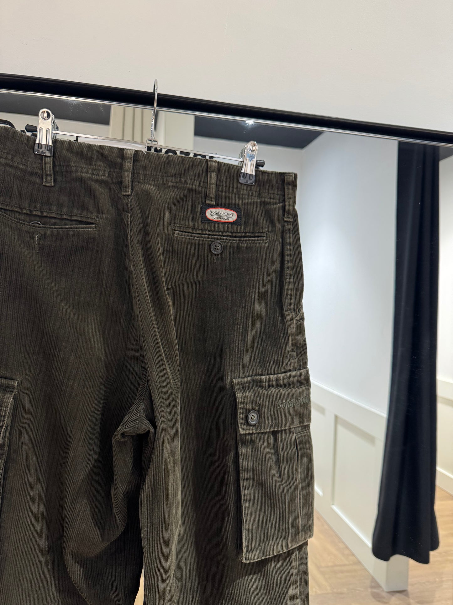 Pantalon cargo en velours 40