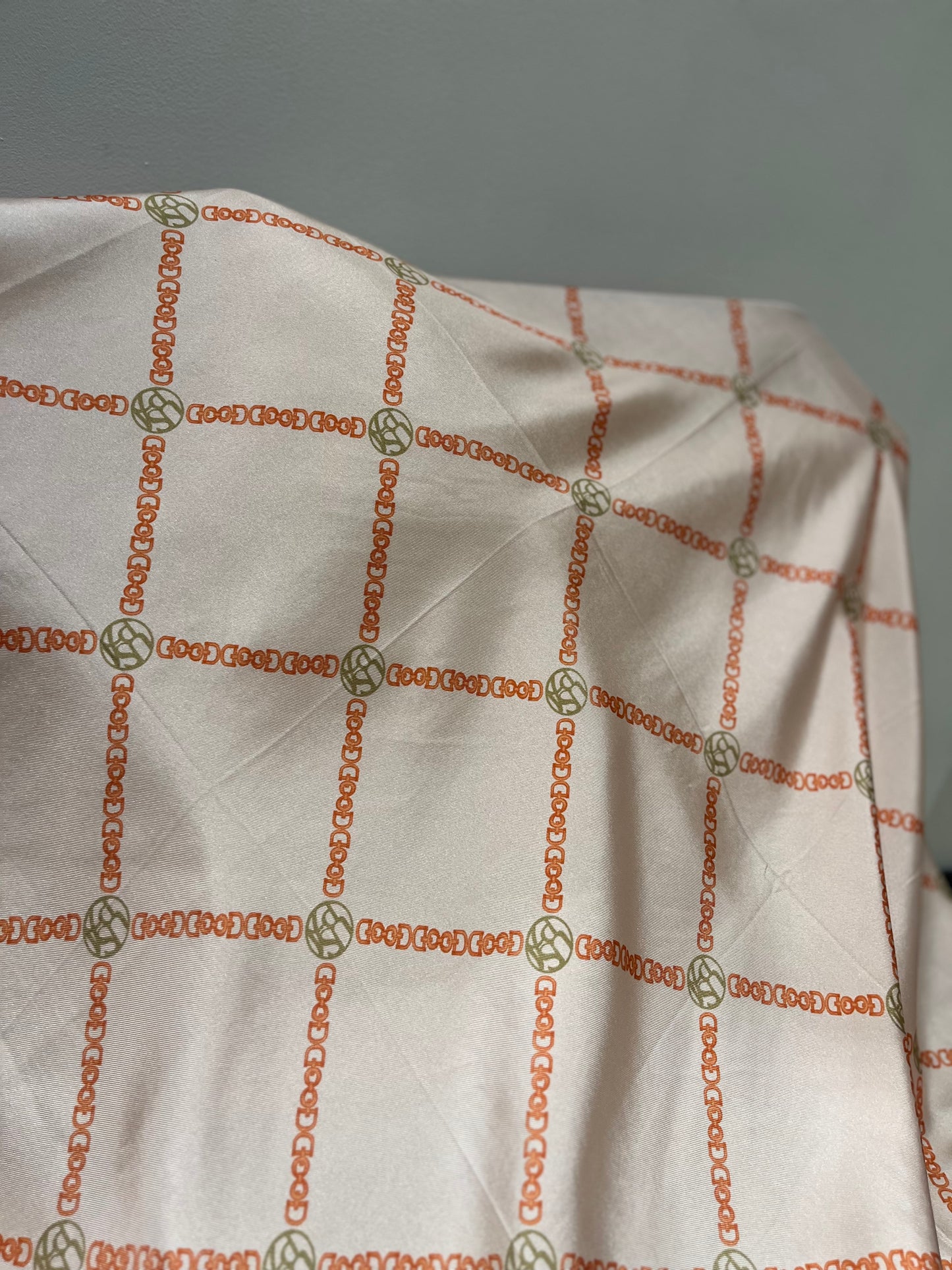 Foulard à motifs en soie