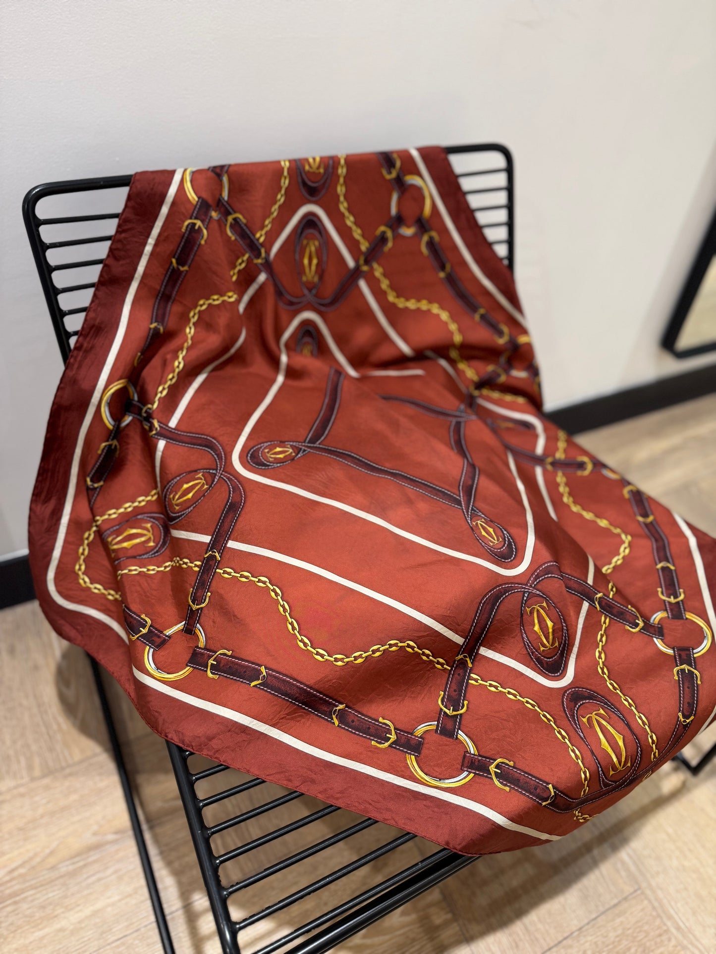 Foulard carré de soie Must de Cartier vintage