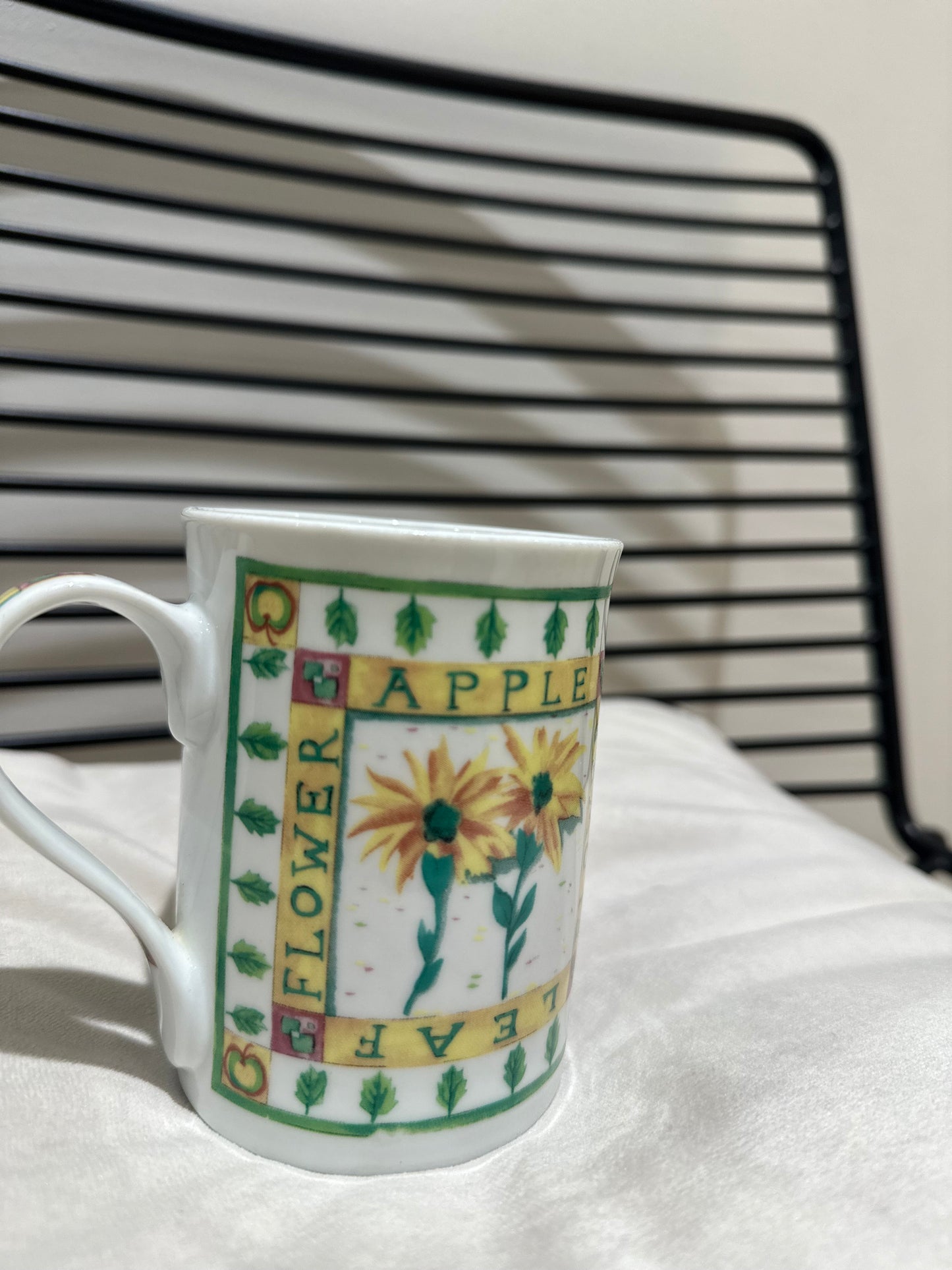 Mug vintage à fleurs