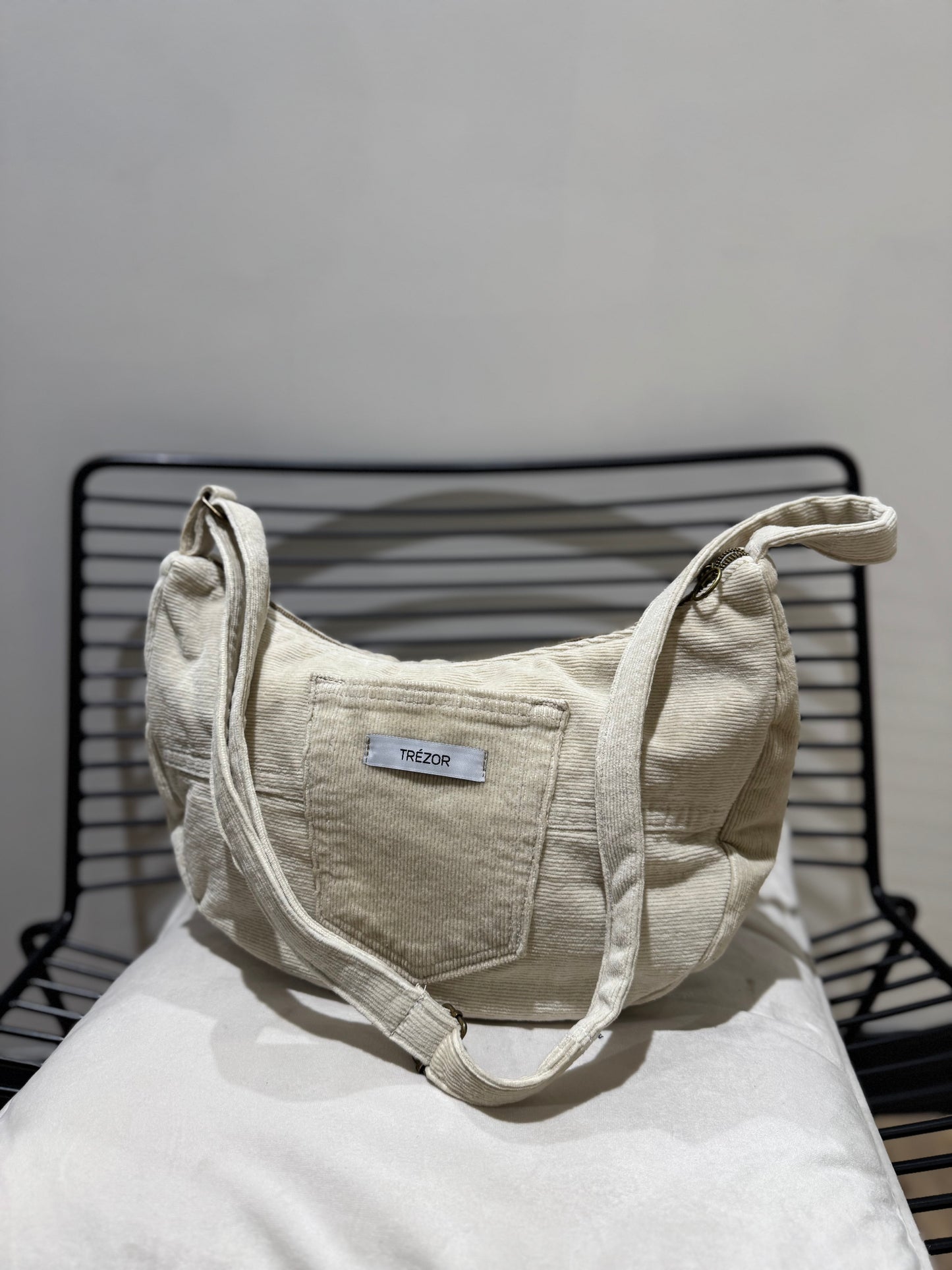 Sac upcyclé en velours beige