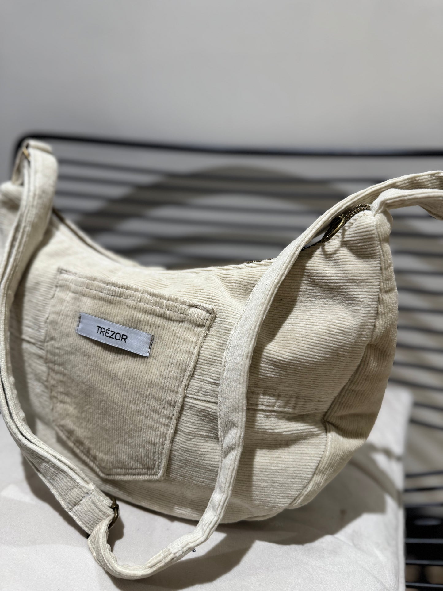 Sac upcyclé en velours beige