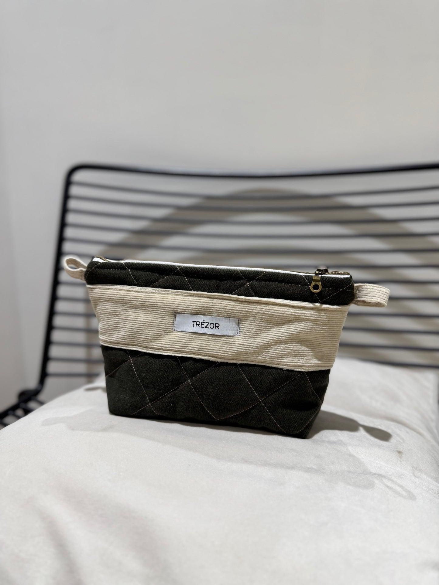 Pochette upcylée kaki