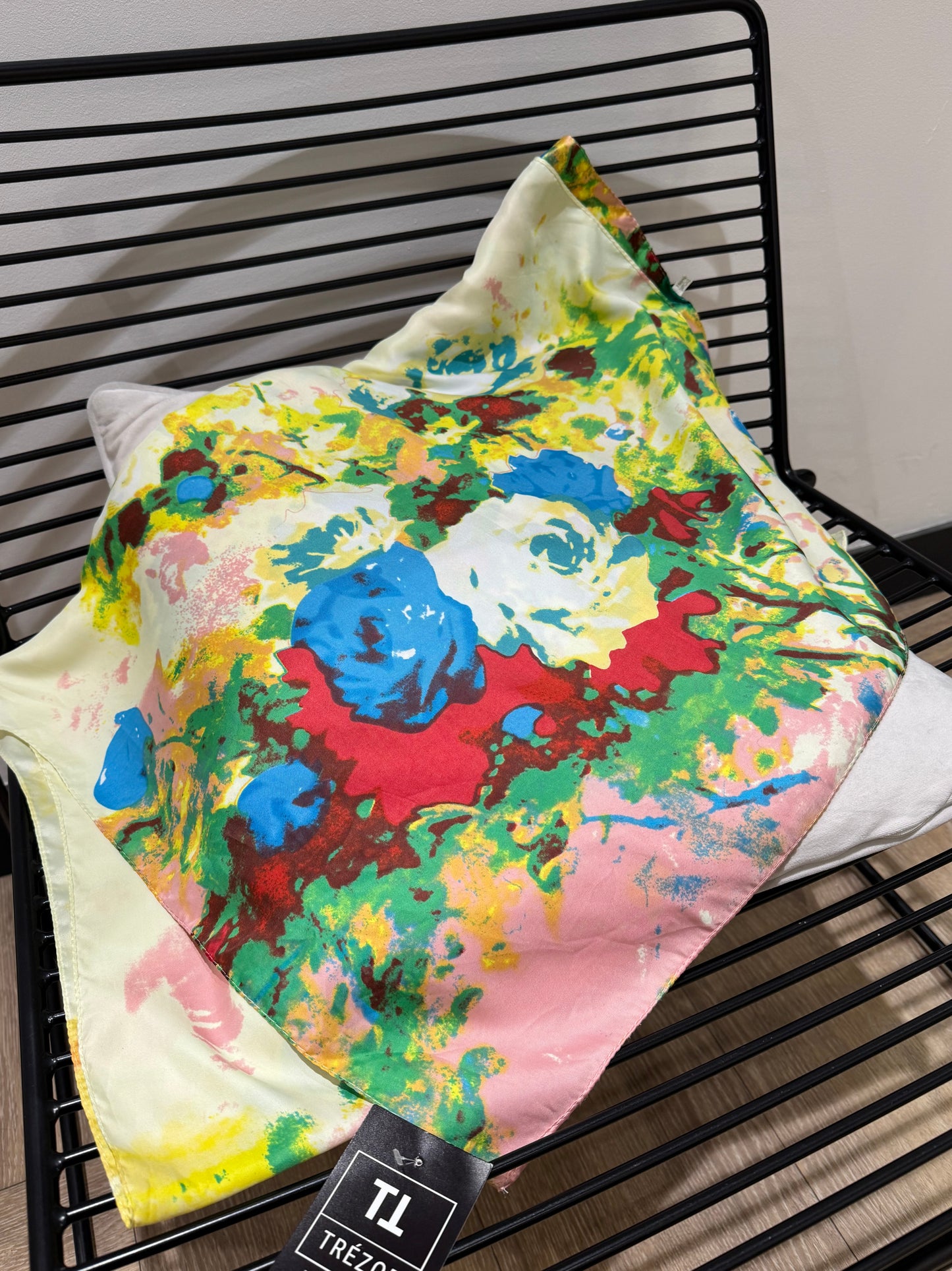 Foulard en soie à fleurs