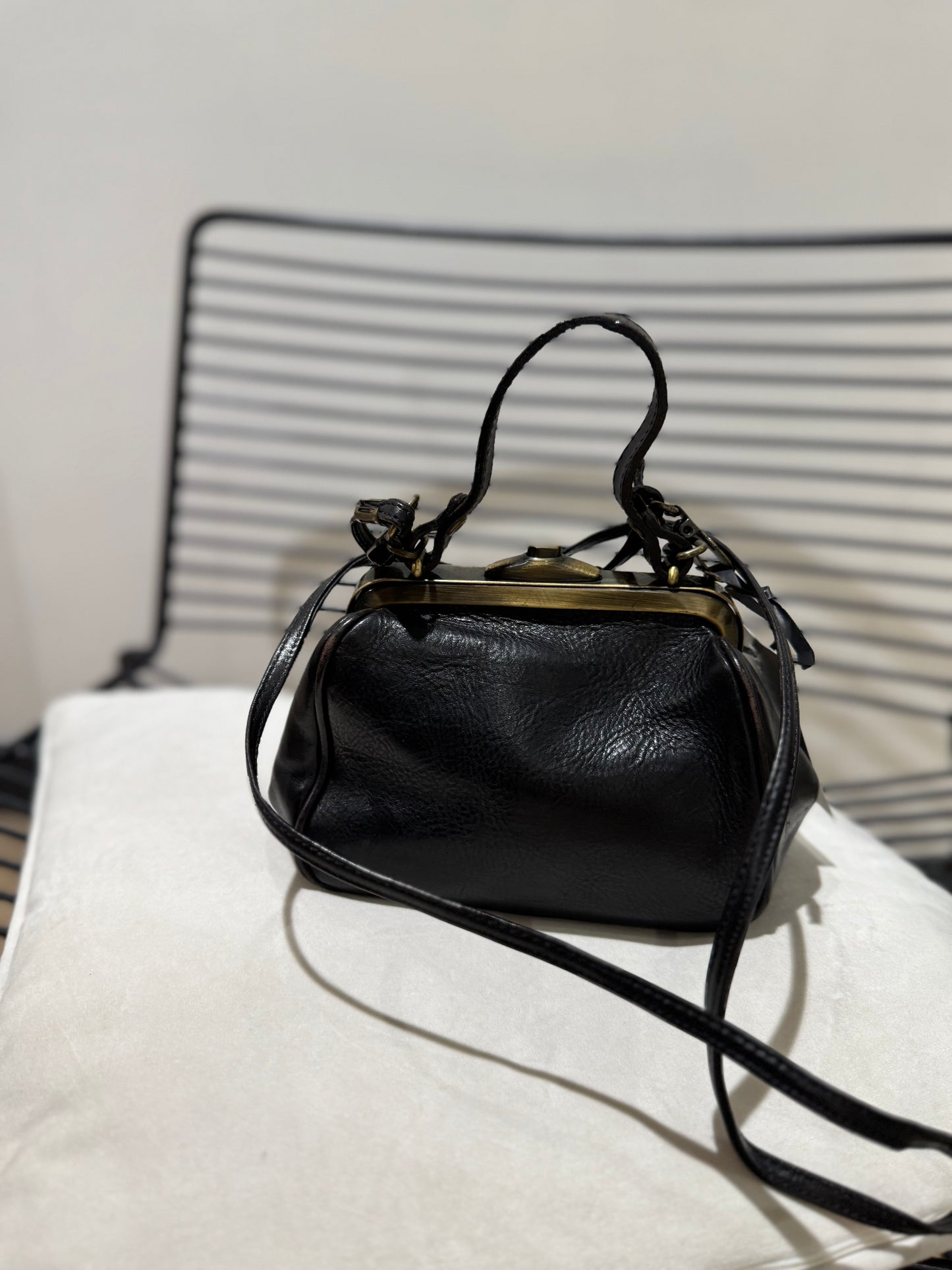 Sac bandoulière en cuir noir