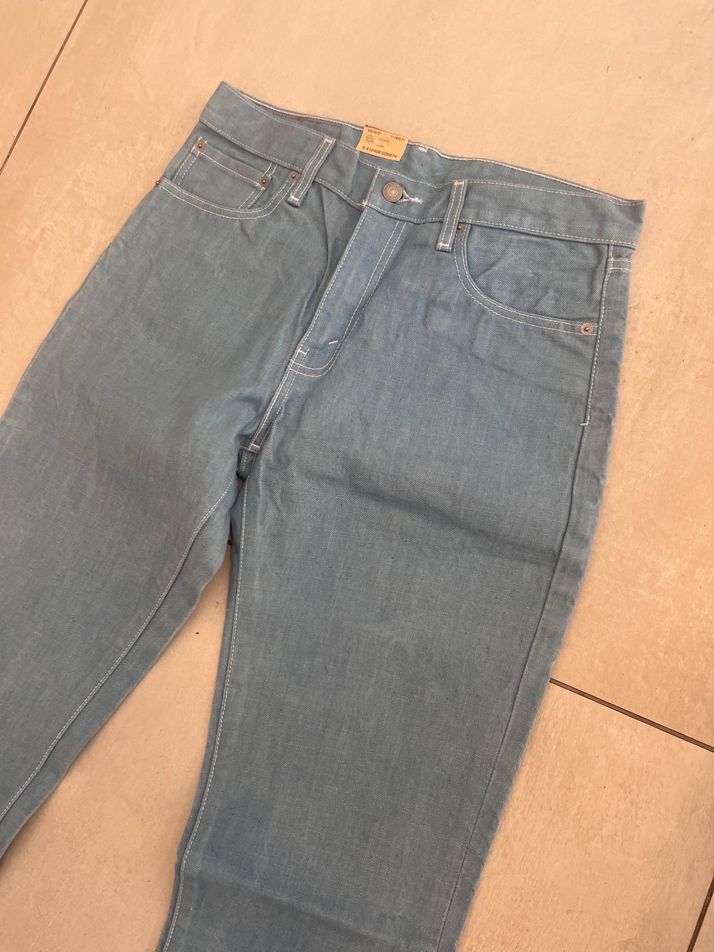Jean Levi’s évasé 40
