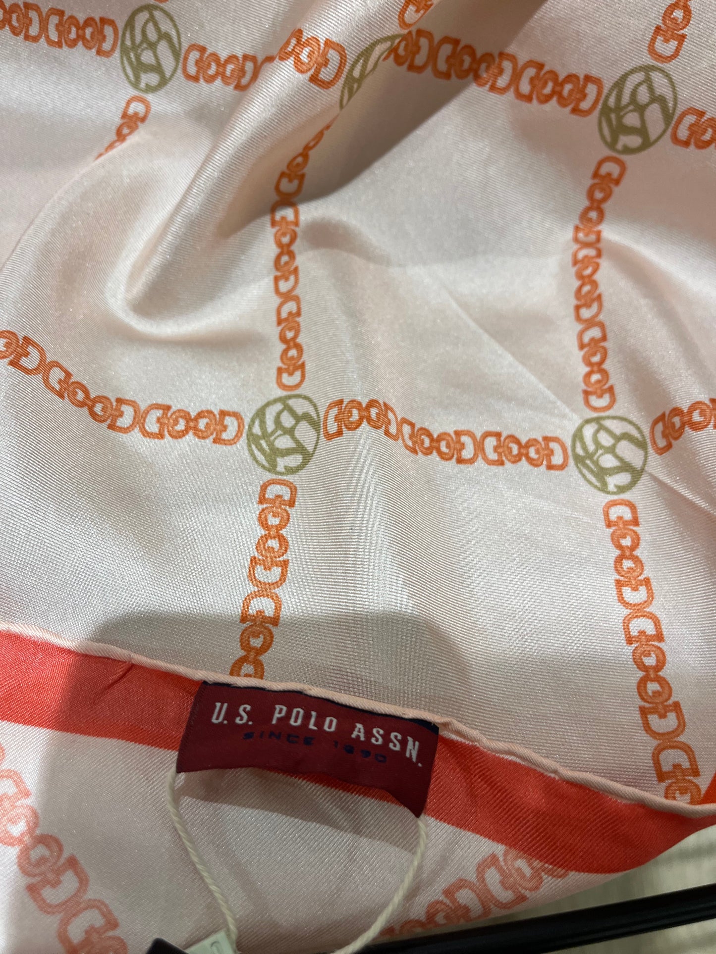 Foulard à motifs en soie