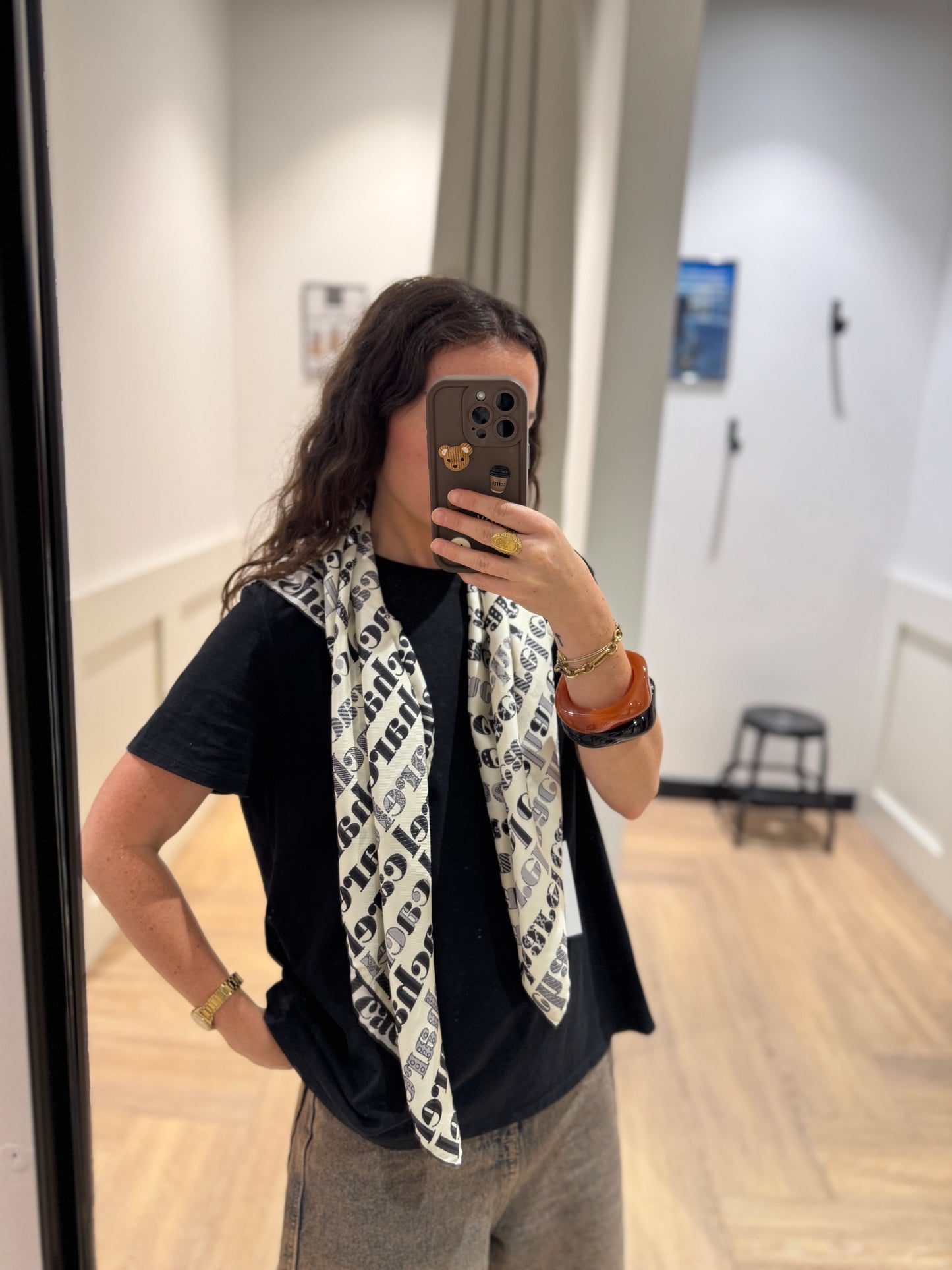 Foulard Cacharel en soie