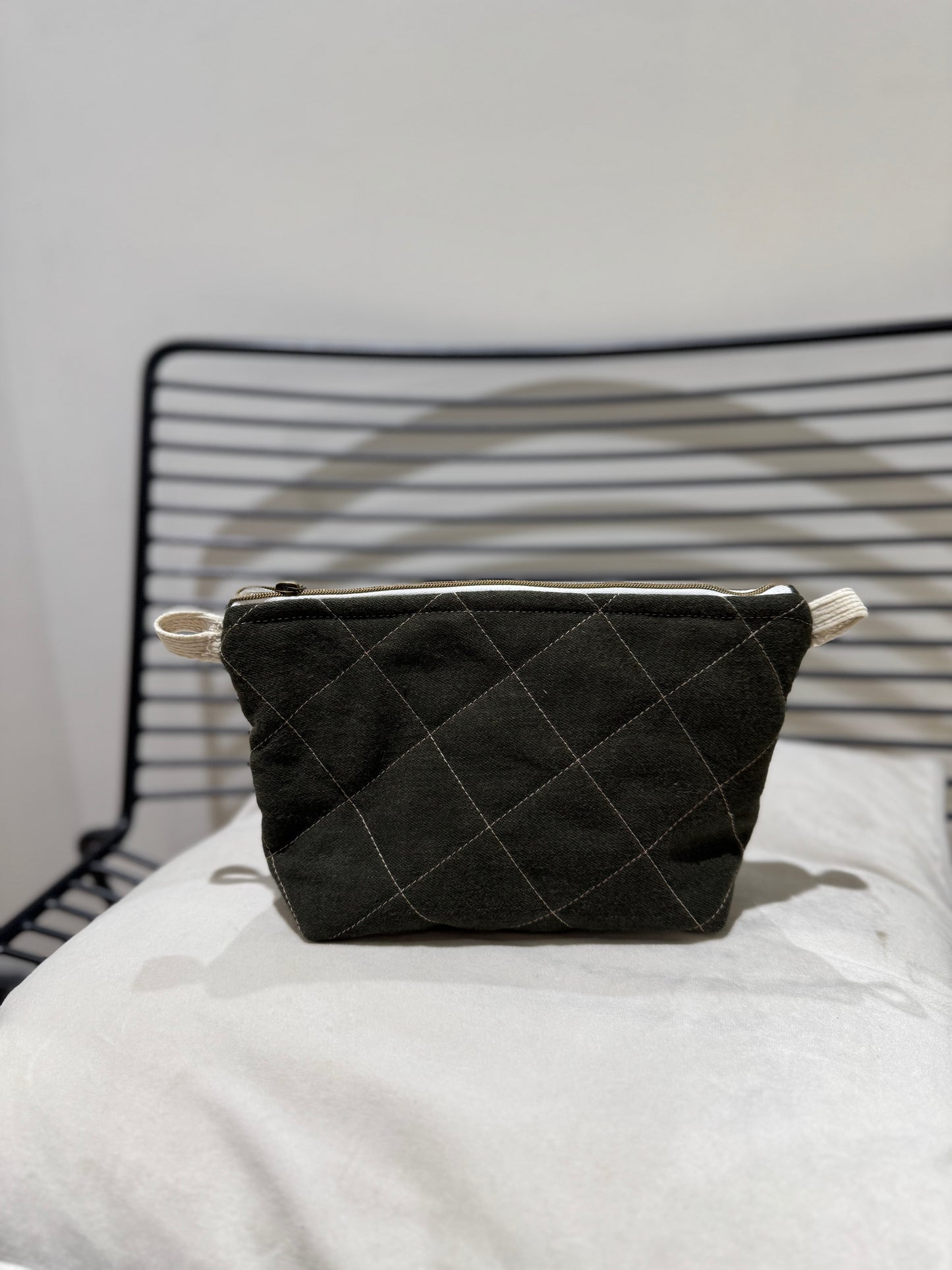 Pochette upcylée kaki