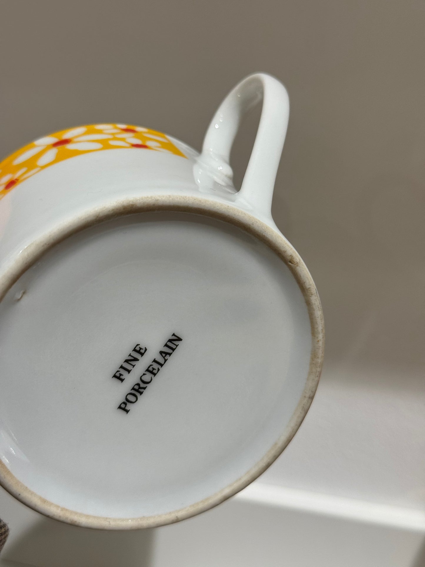 Tasse vintage fleurs en porcelaine