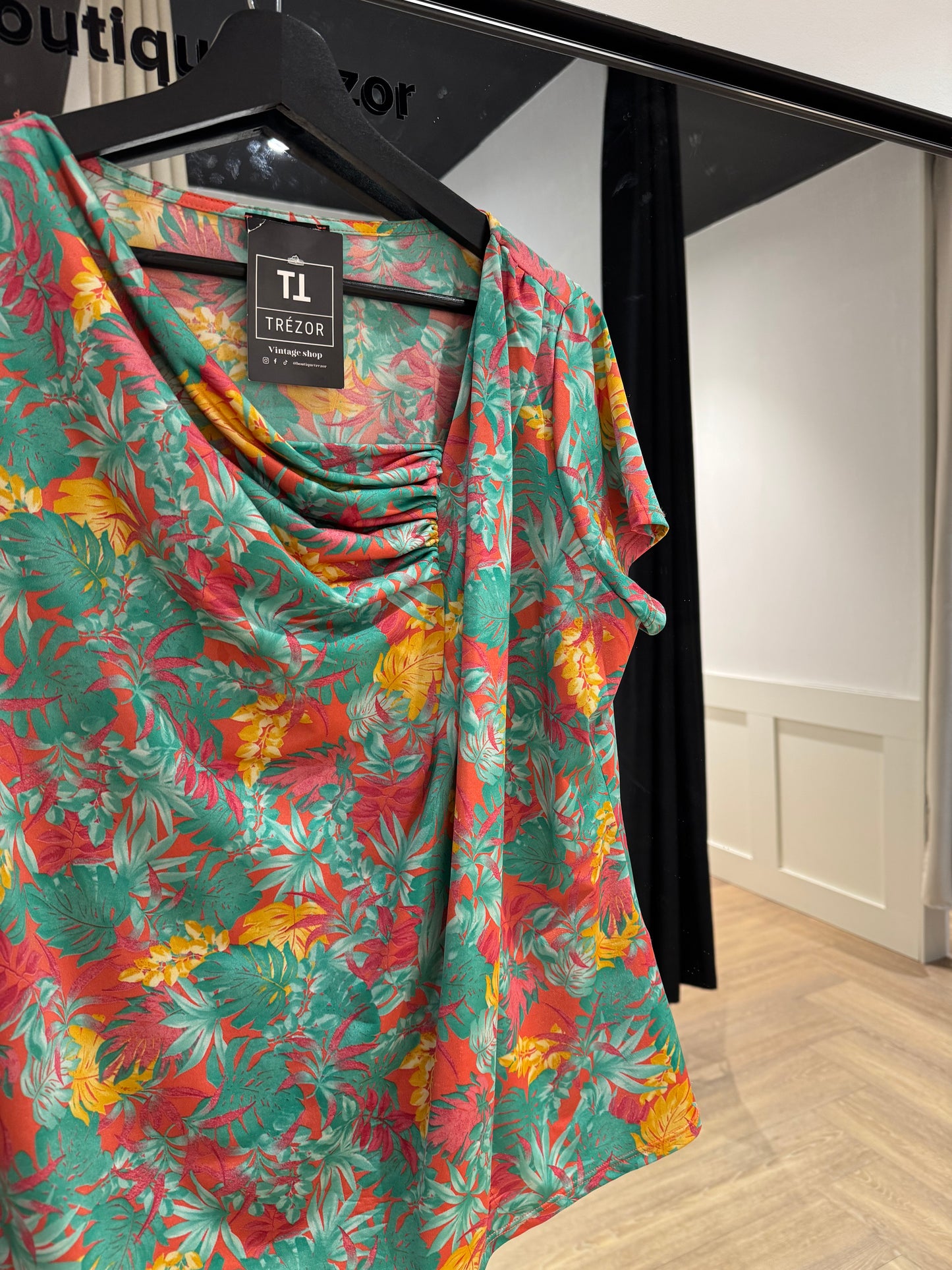 Tee-shirt à motifs fleurs XL