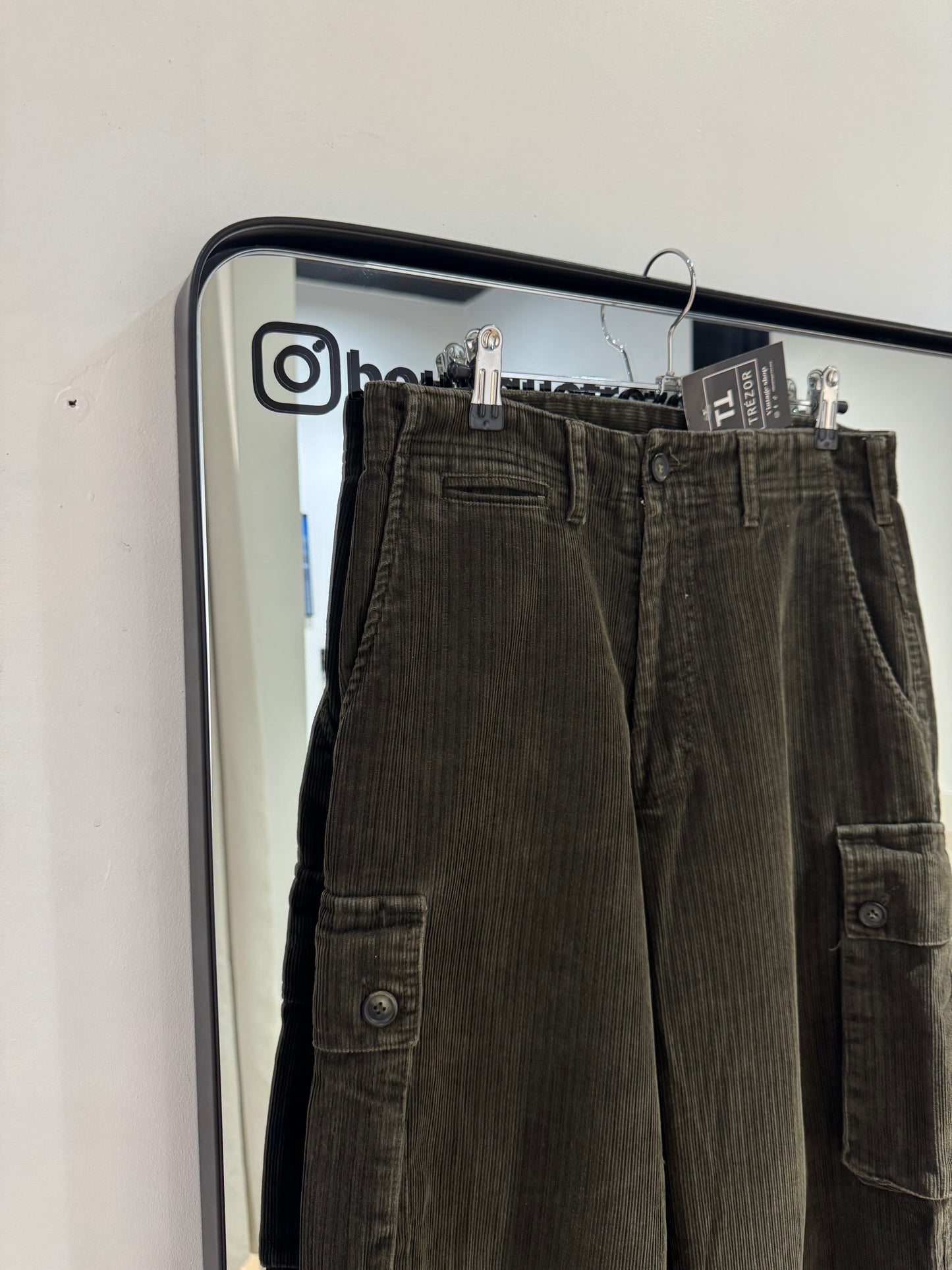 Pantalon cargo en velours 40