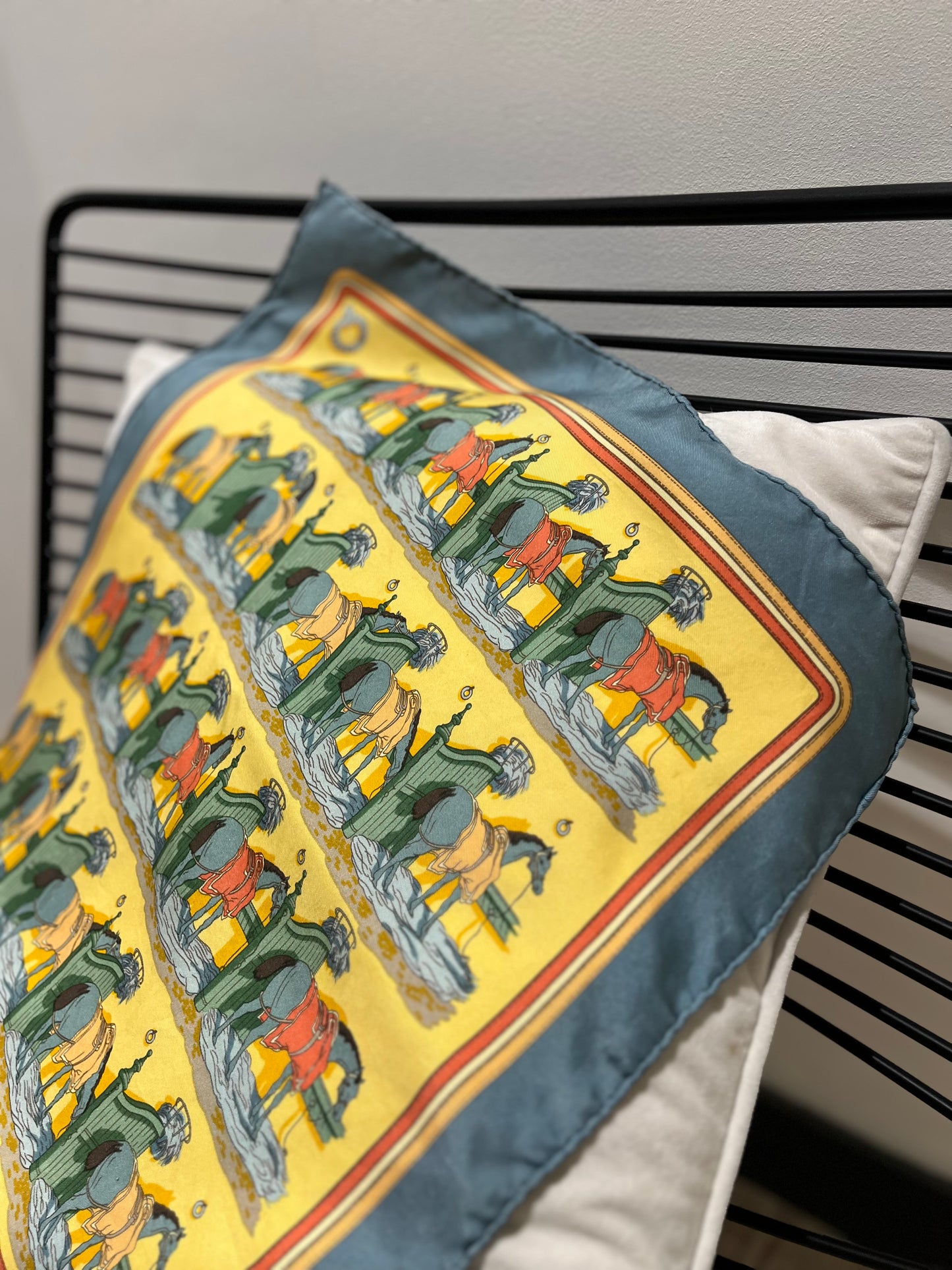 Carré de soie « Hermès »