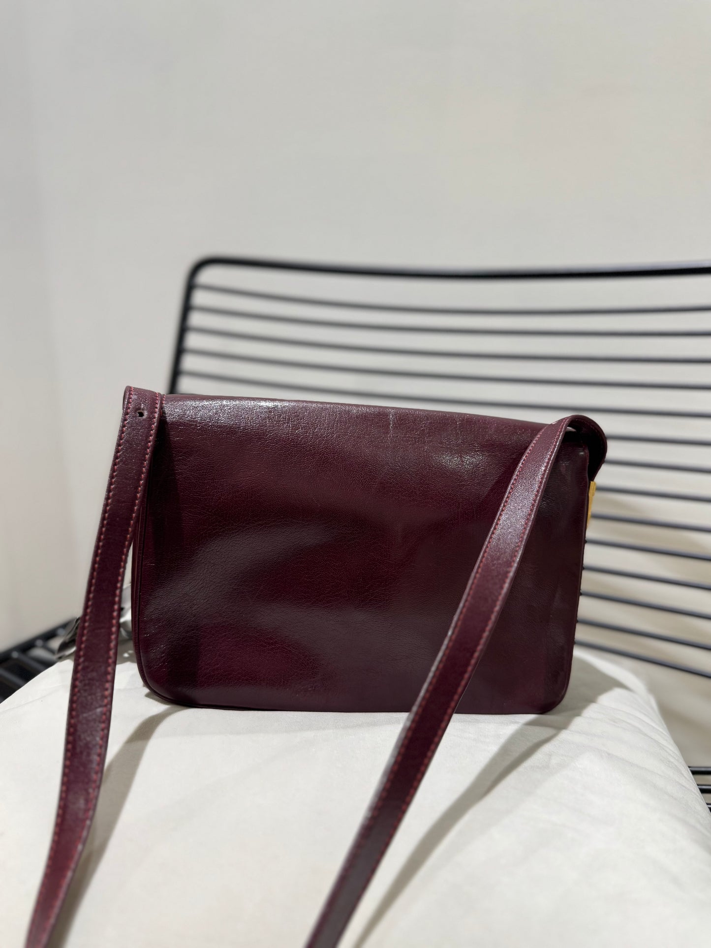 Sac vintage en cuir bordeaux