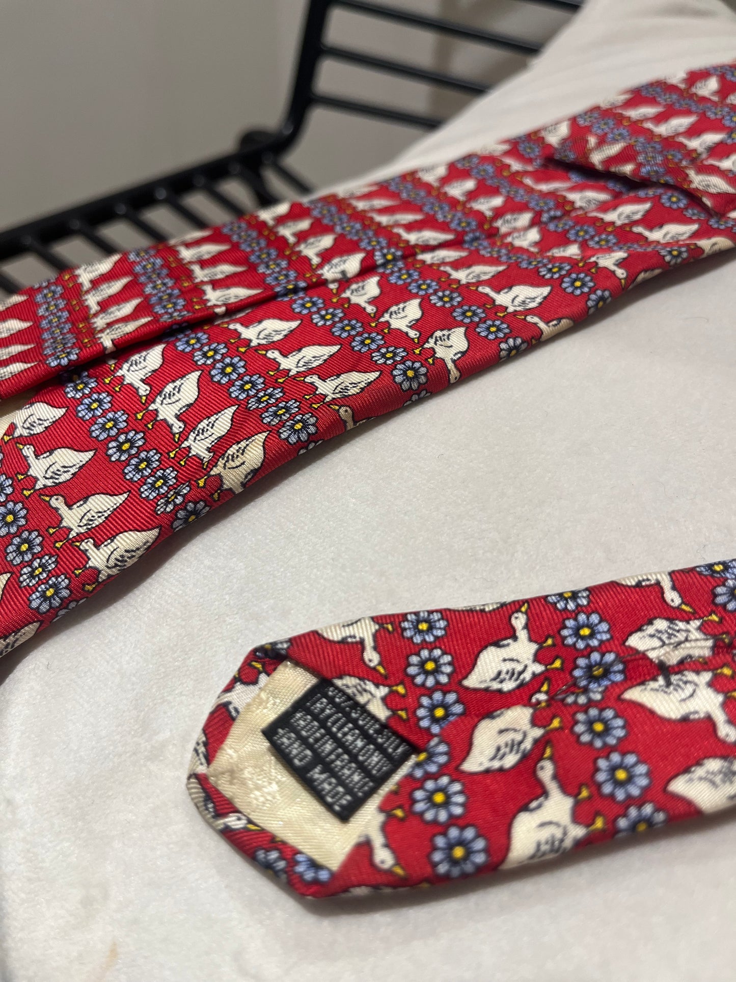 Cravate en soie vintage à motifs
