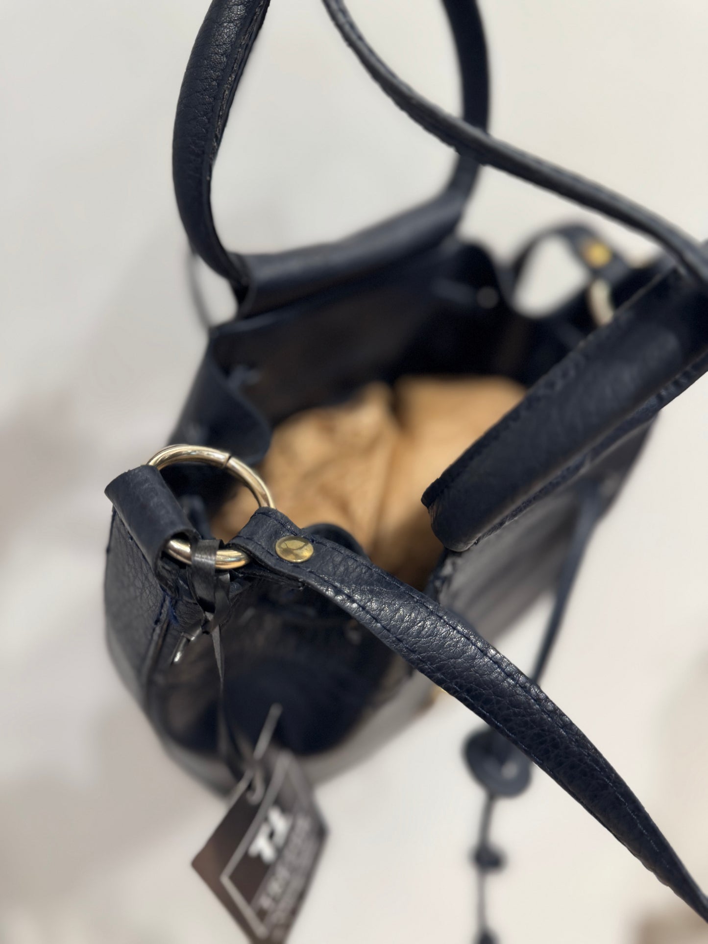 Sac en cuir vintage marine