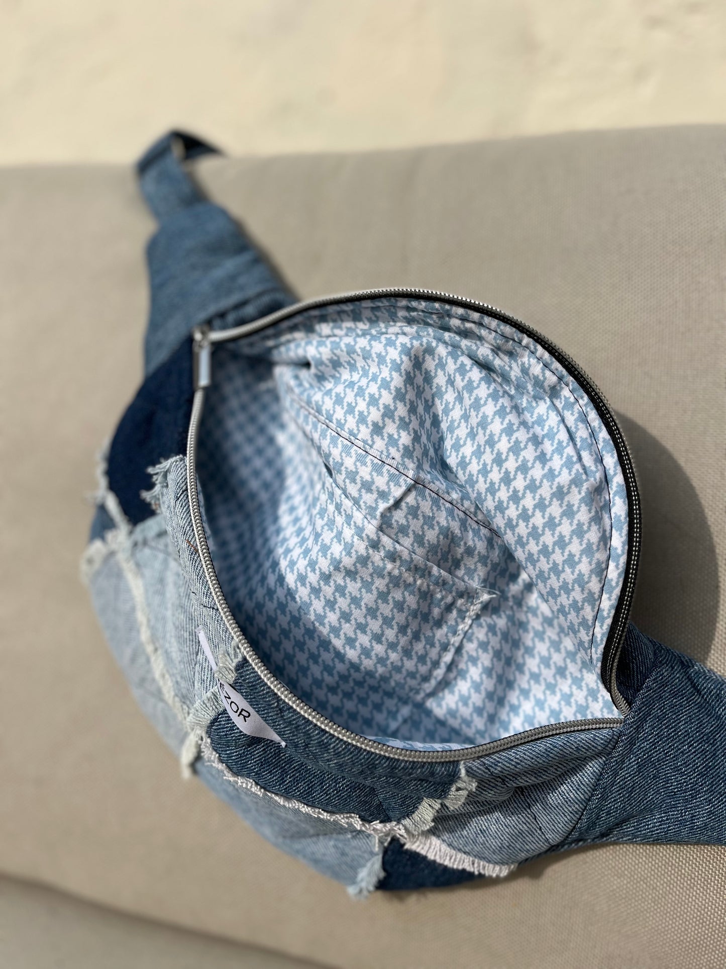 Sac banane en jean upcyclé Trézor
