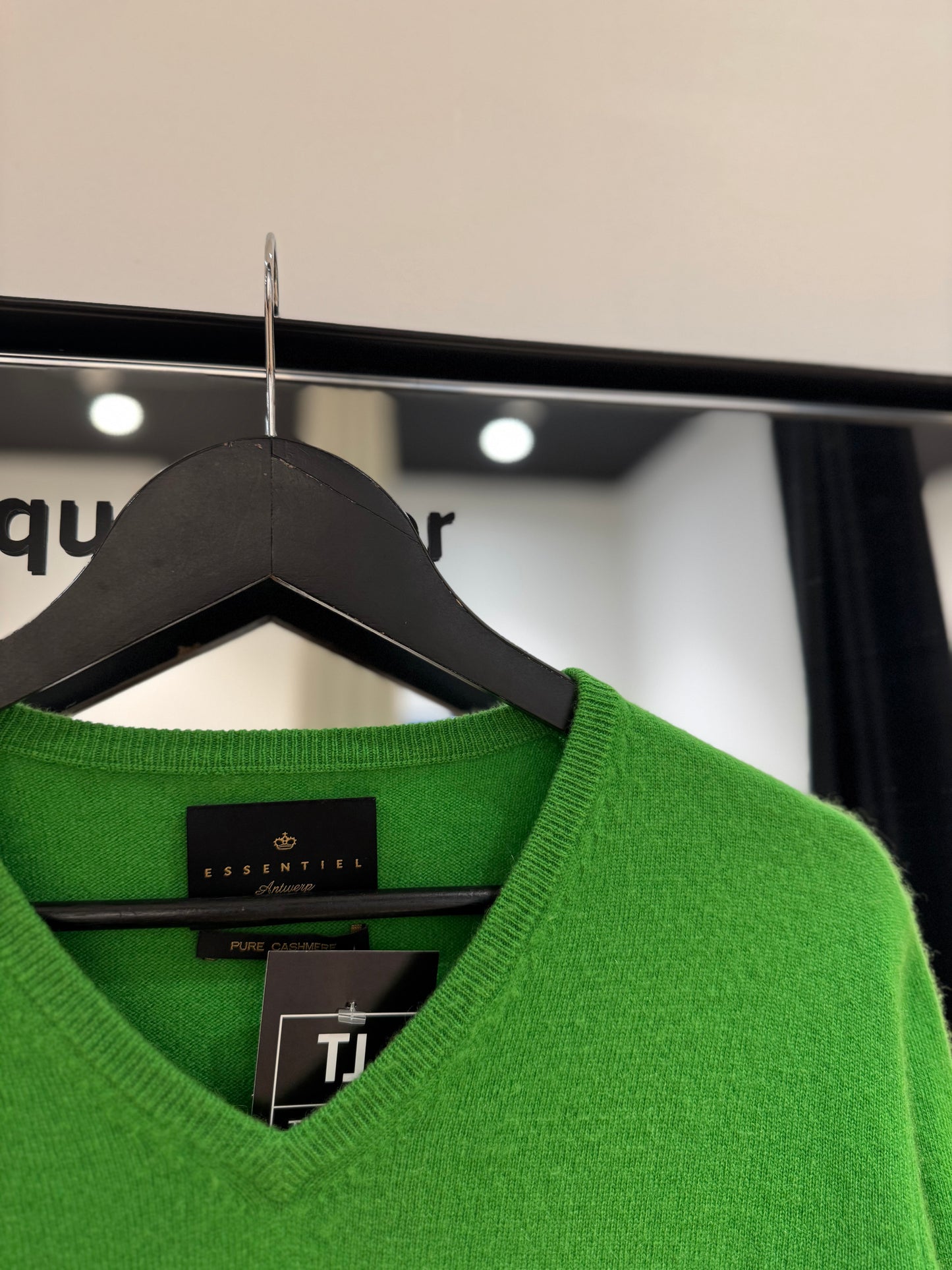 Pull en cachemire col V L