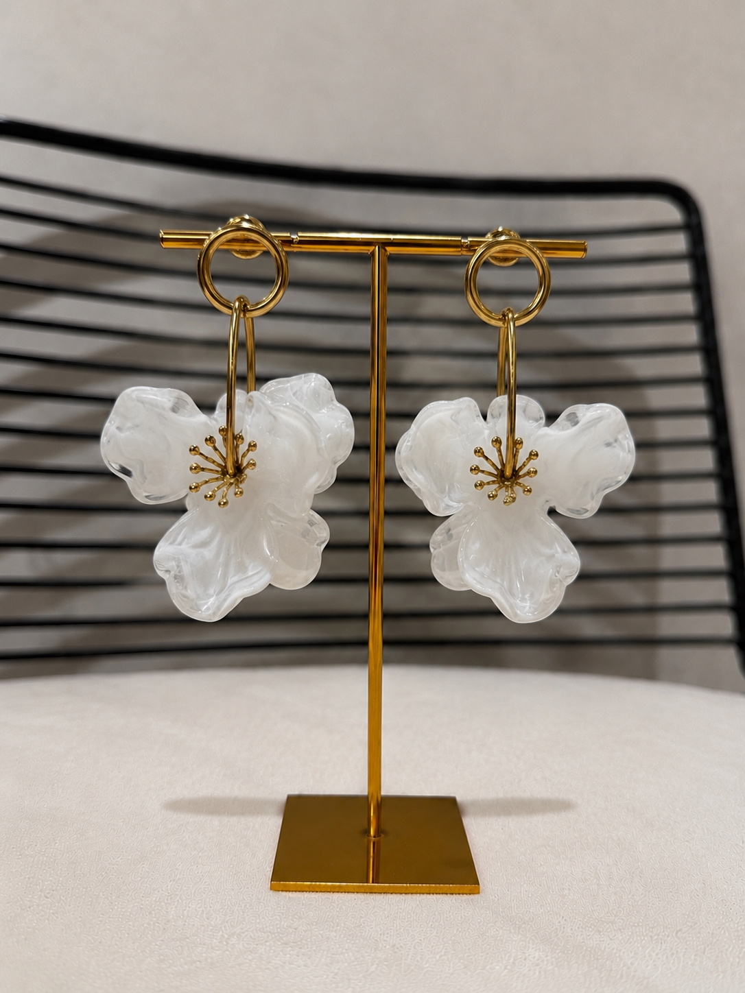 Boucles d’oreilles fleurs blanches