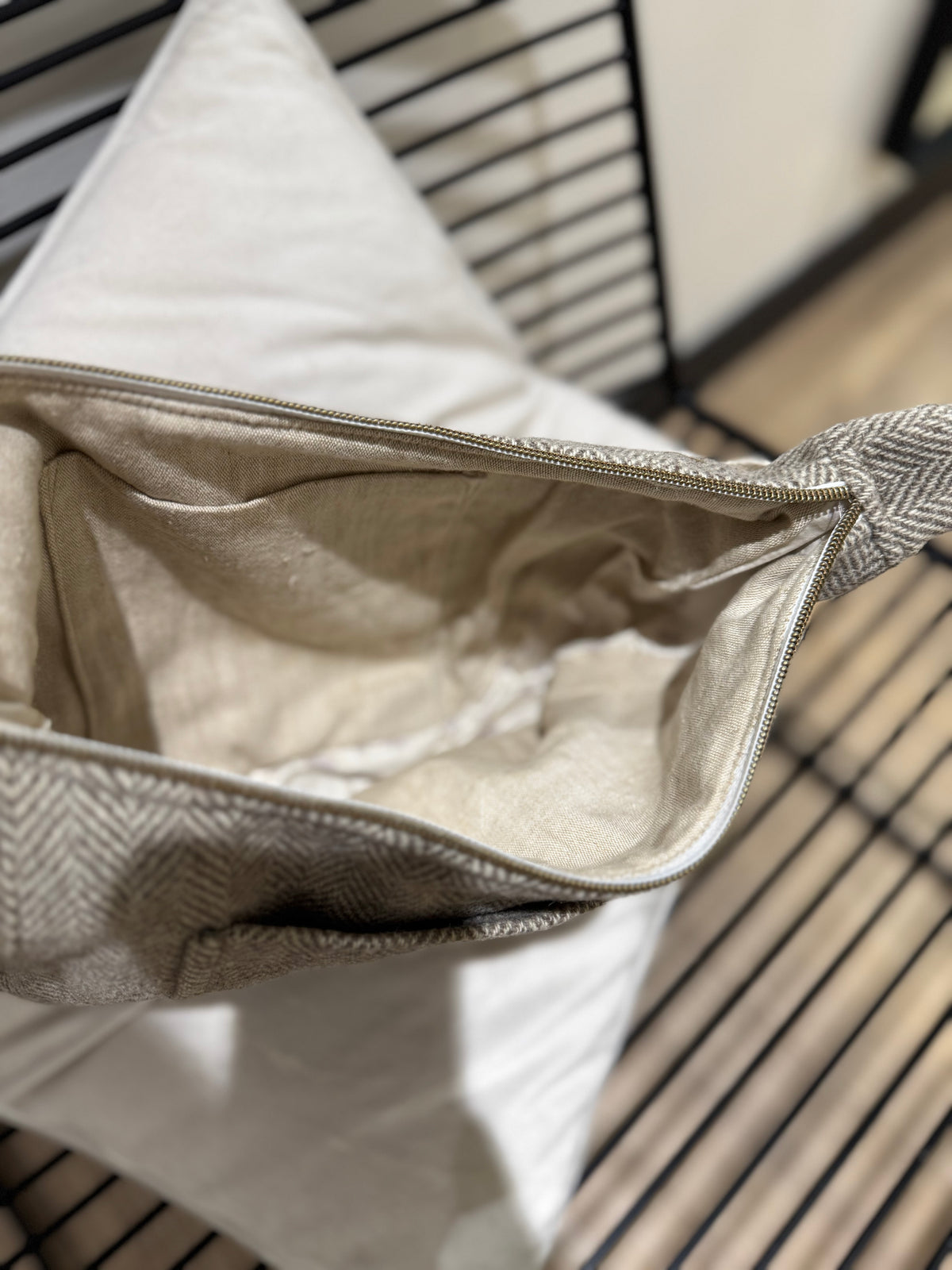 Sac demi-lune upcyclé fait main