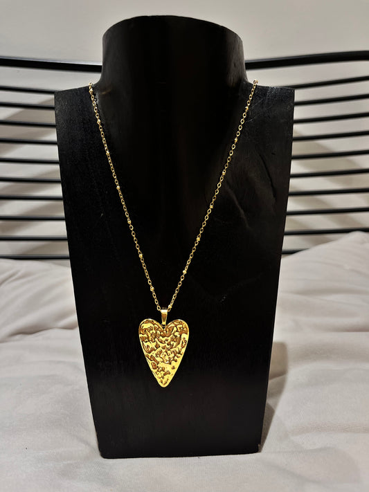Collier doré coeur