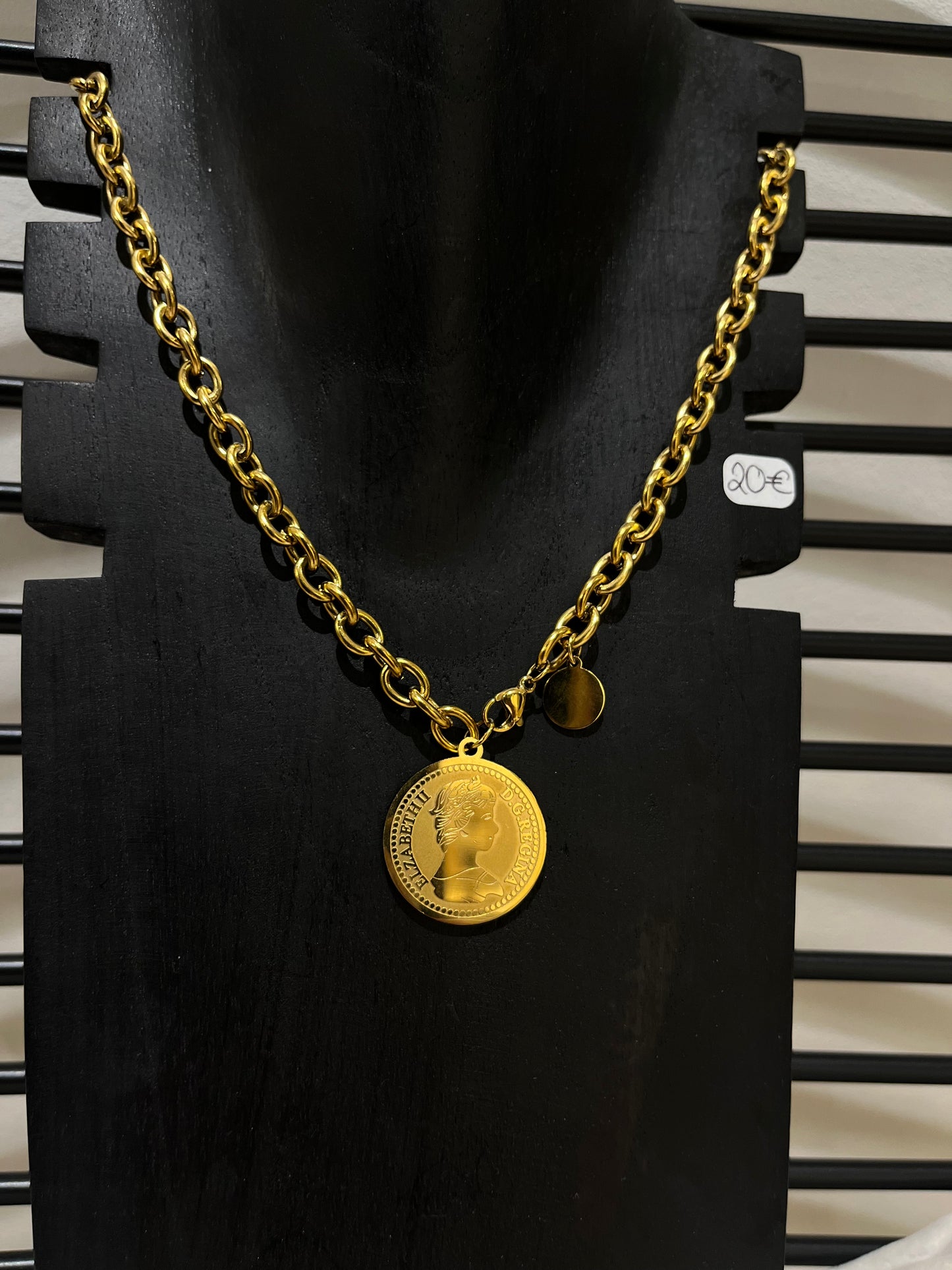 Collier médaillon