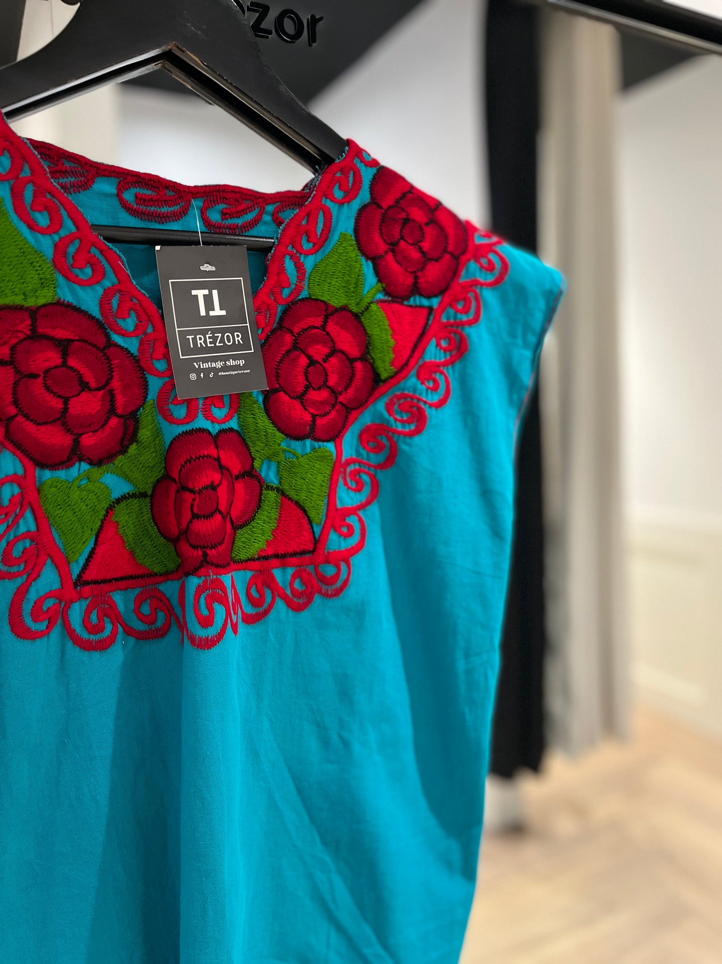 Blouse à broderies fleurs M