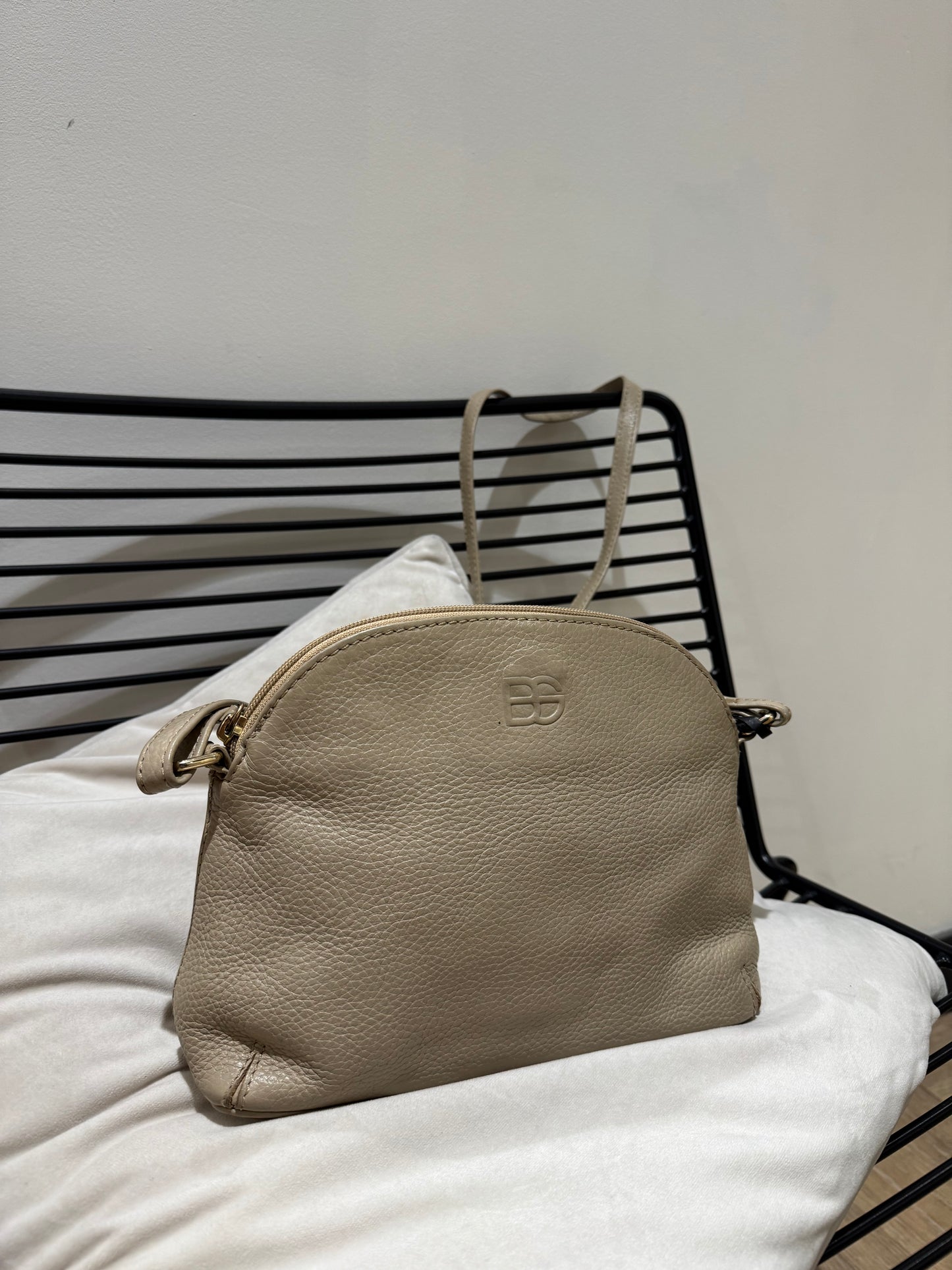 Sac bandoulière en cuir beige
