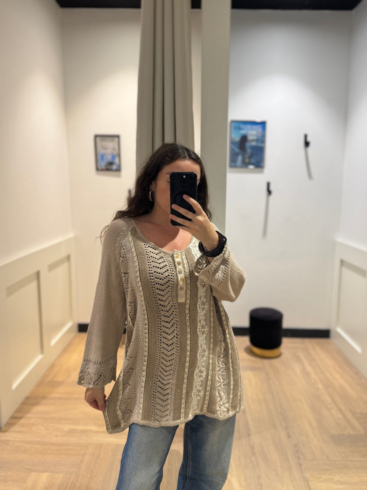 Pull en maille et broderies XXL