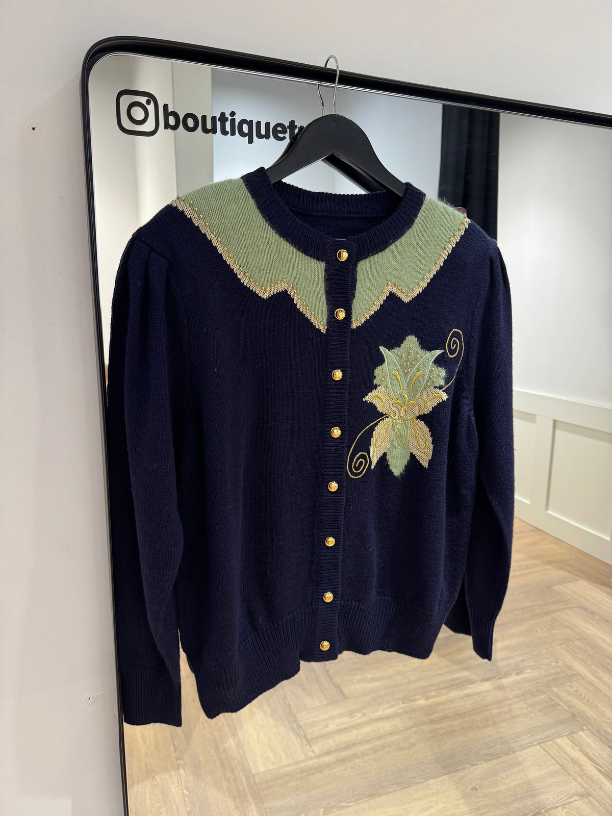 Cardigan vintage à broderies L