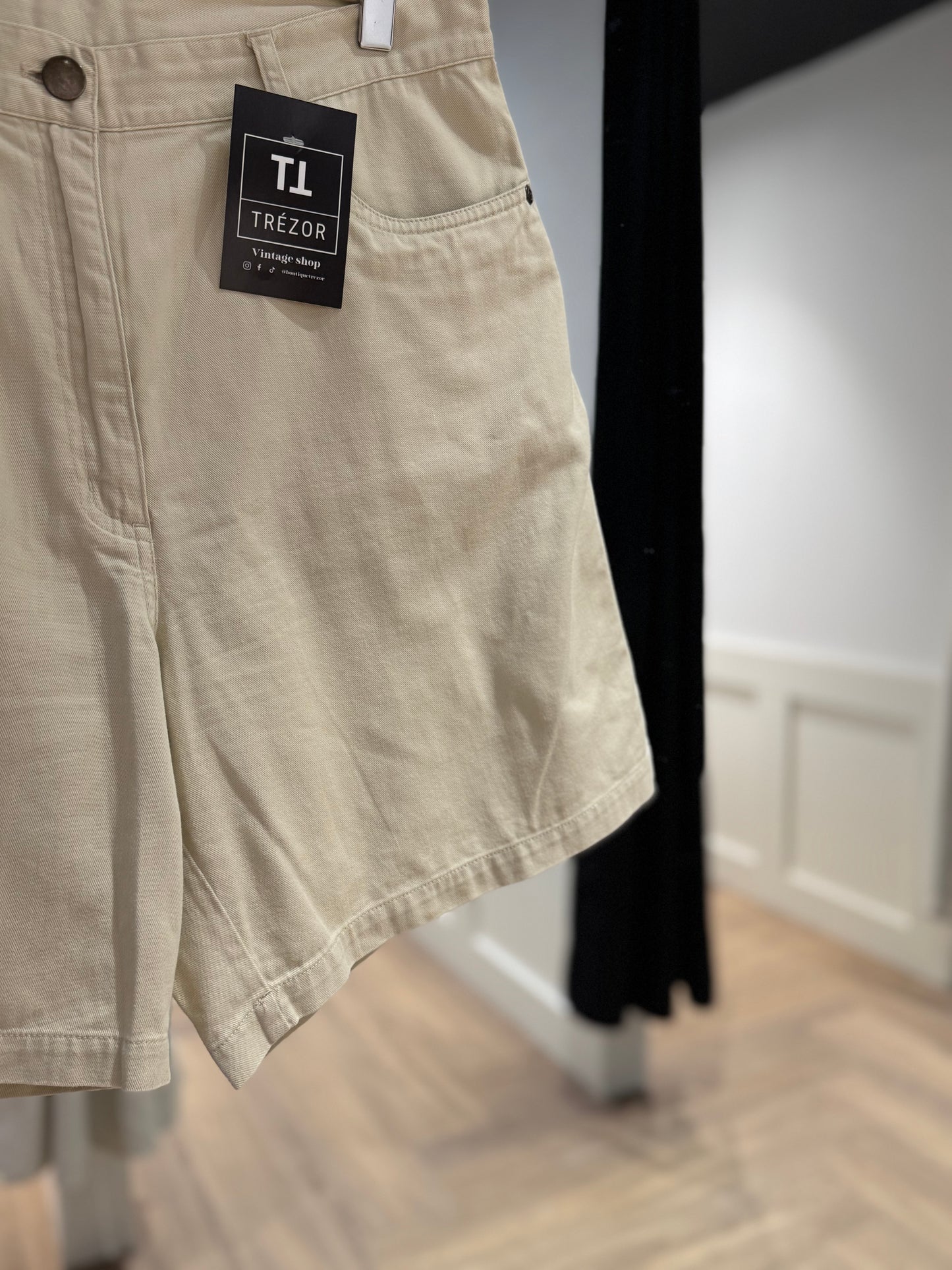 Short vintage beige 40