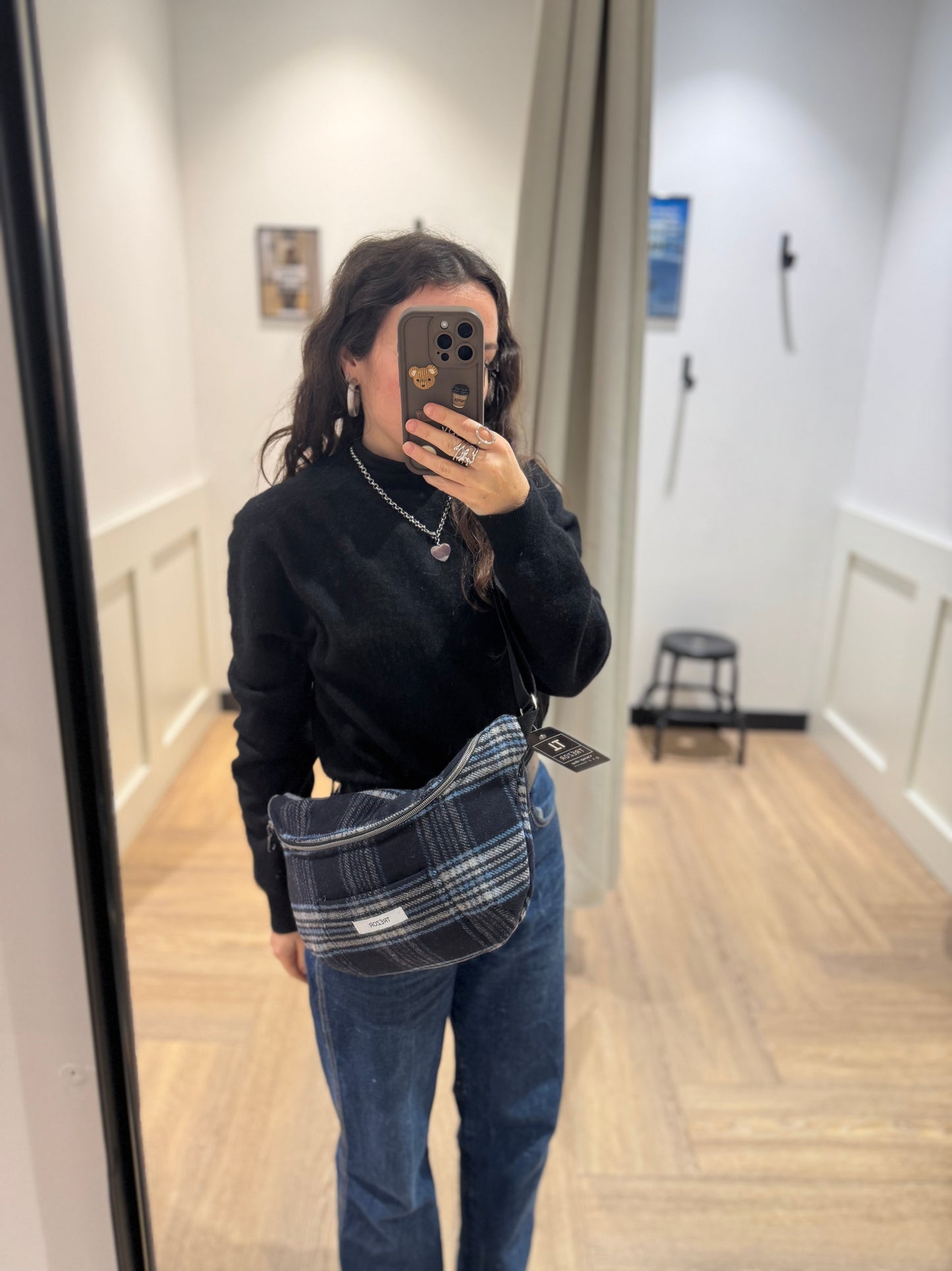 Sac banane en laine upcyclé fait main