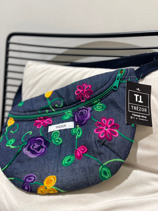 Sac banane à fleurs en jean upcyclé fait main