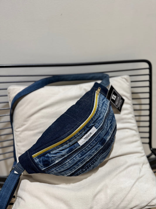 Sac banane en jean upcyclé