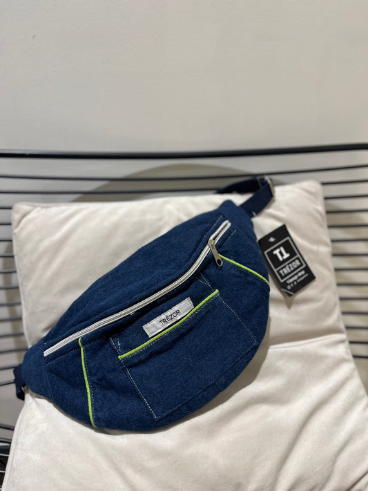 Sac banane en jean upcyclé fait main petit format