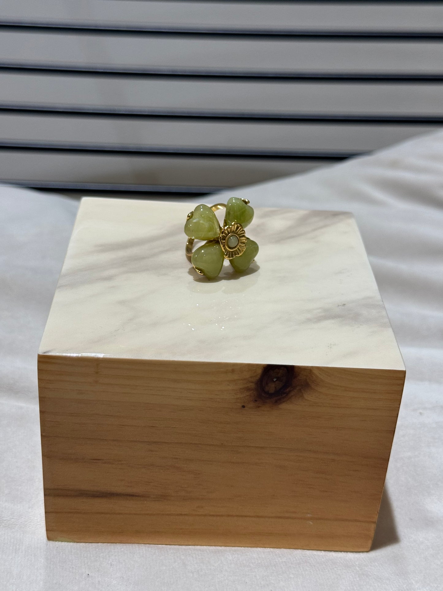 Bague fleur verte réglable