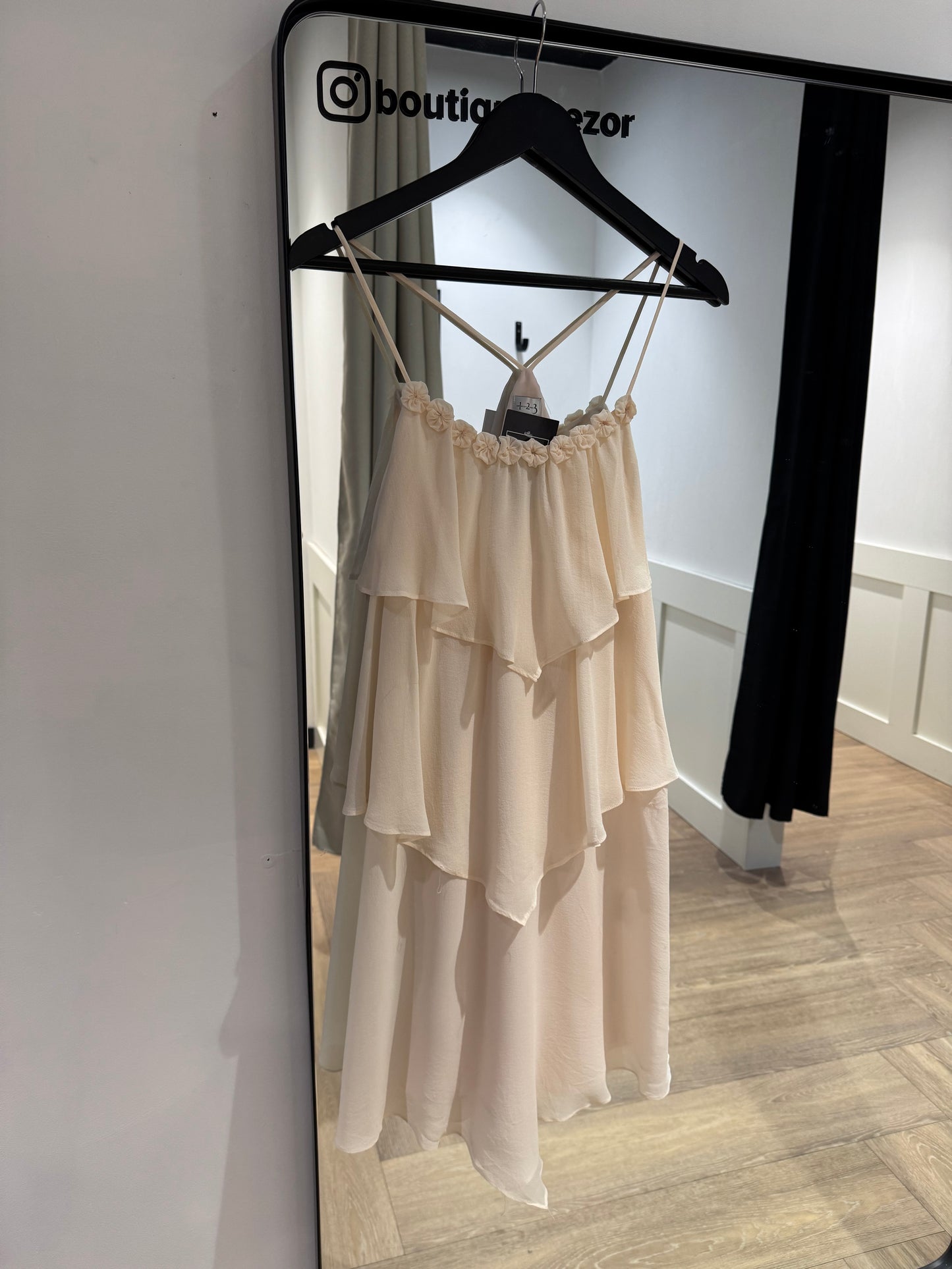 Robe courte d’été à volants M