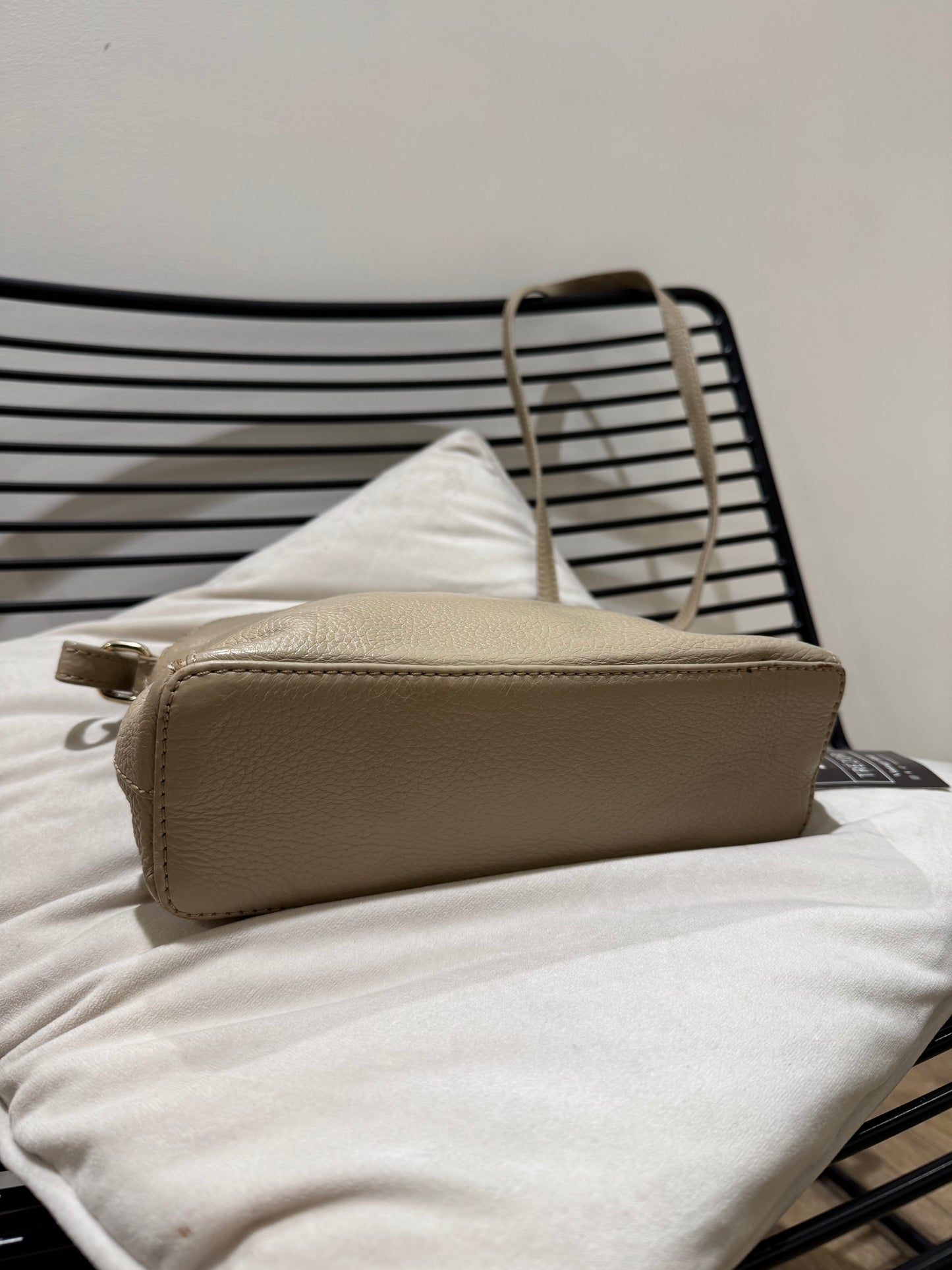 Sac bandoulière en cuir beige