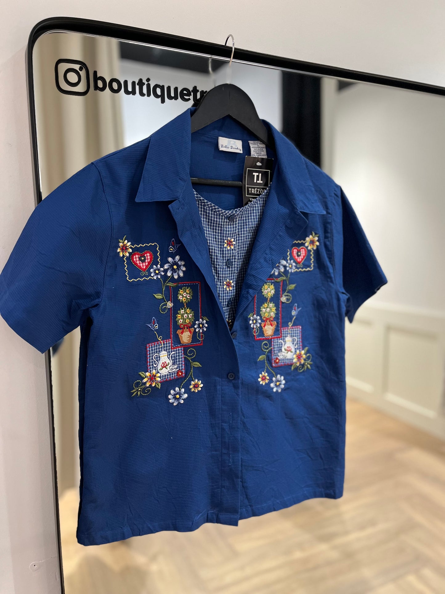 Chemise vintage à broderies S