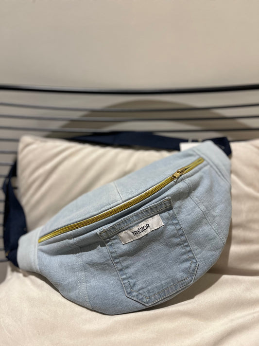 Sac banane en jean upcyclé Trézor