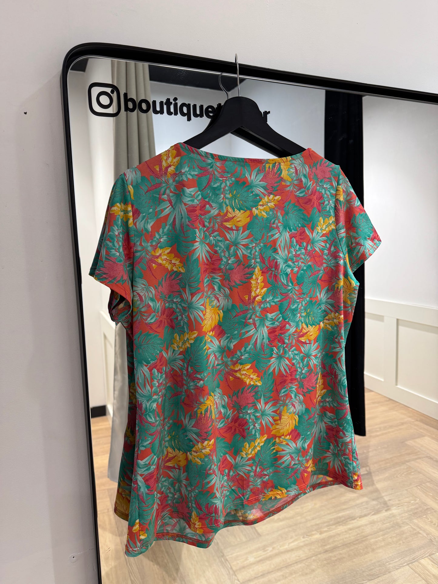Tee-shirt à motifs fleurs XL
