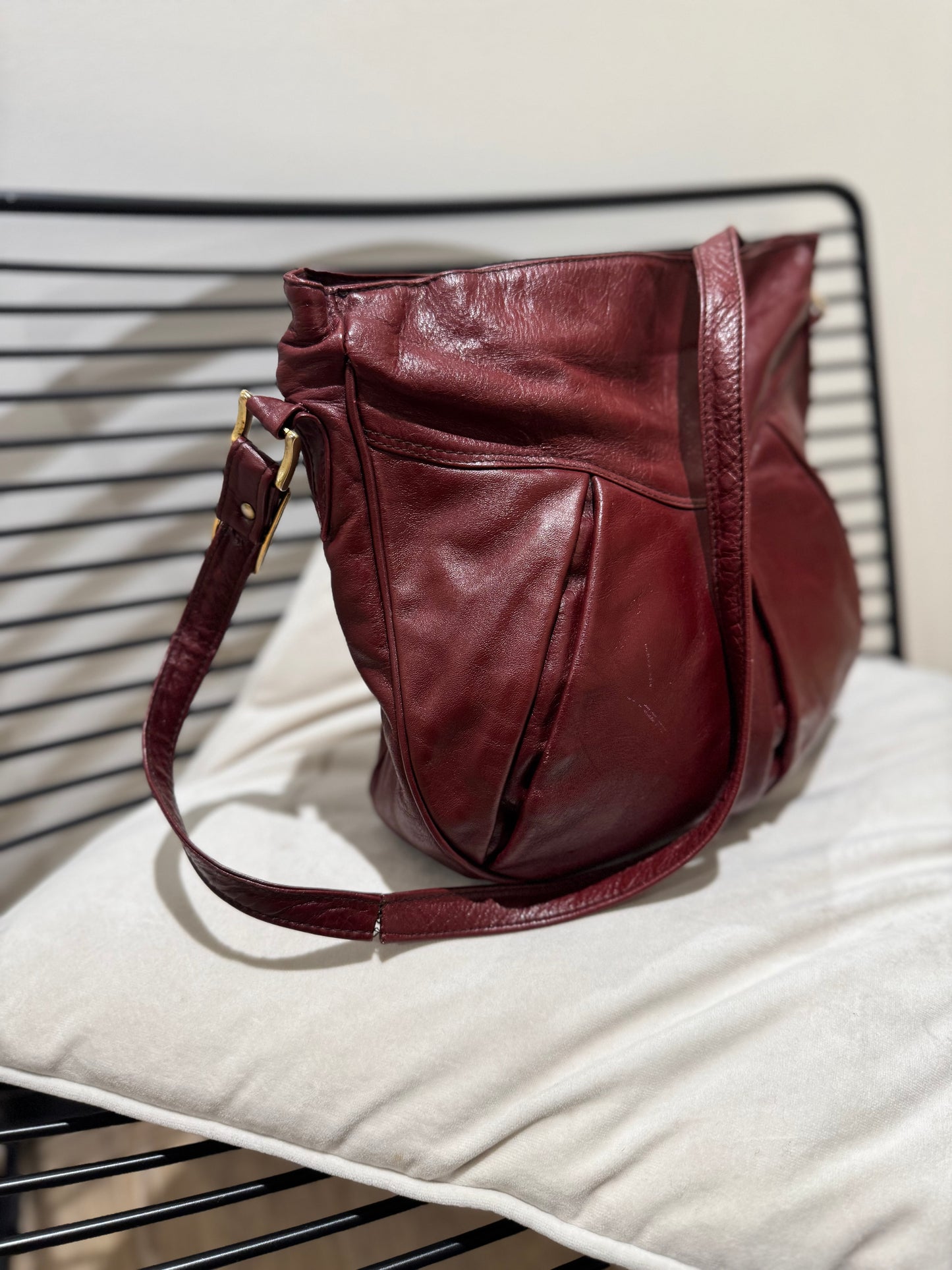 Sac vintage en cuir bordeaux