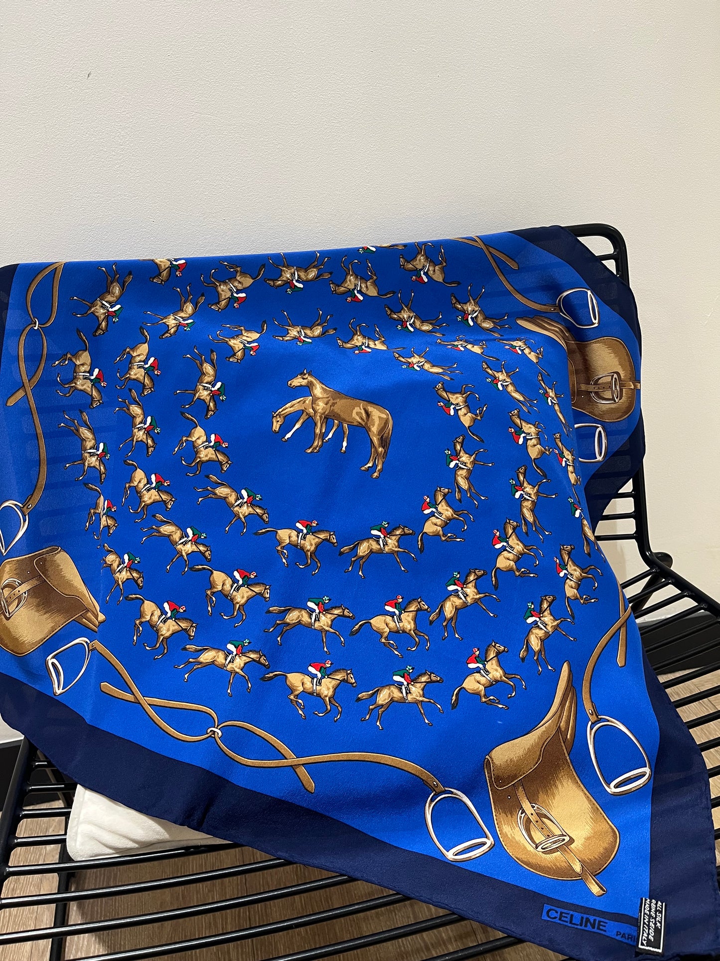 Carré de soie Céline vintage