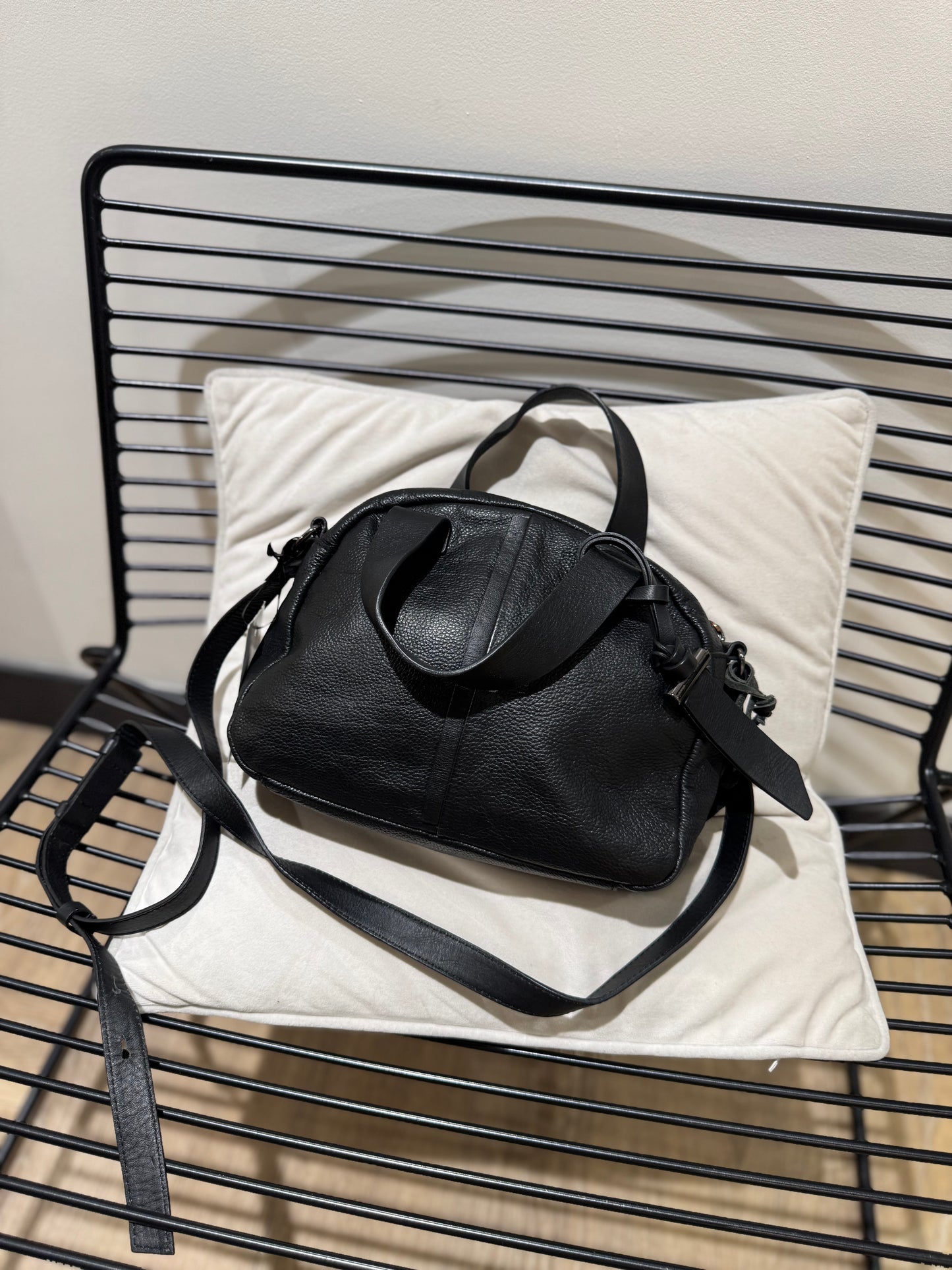 Sac en cuir noir à bandoulière