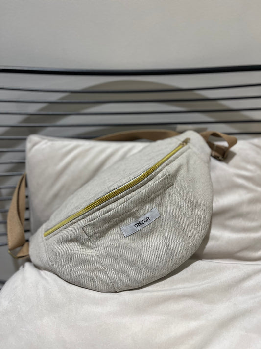 Sac banane en jean upcyclé fait main petit format