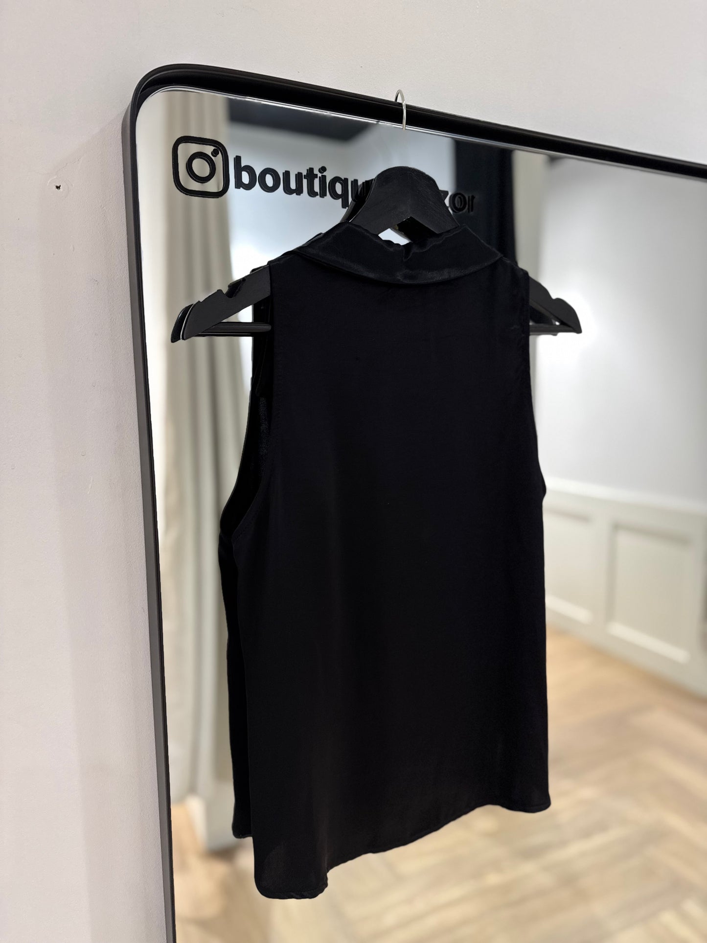 Top noir satiné M